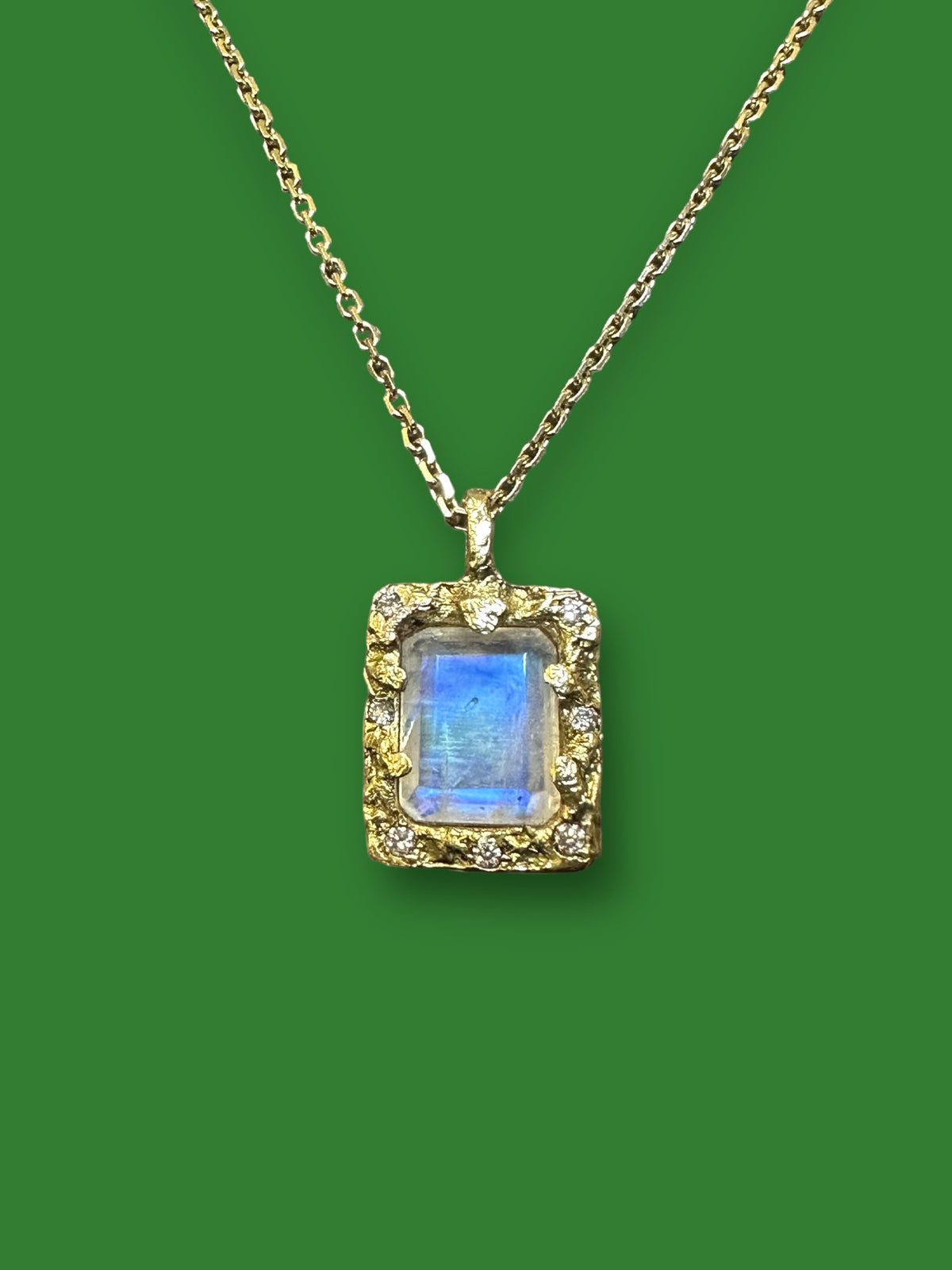 Moonstones The Enchanting Gems we Can't Resist