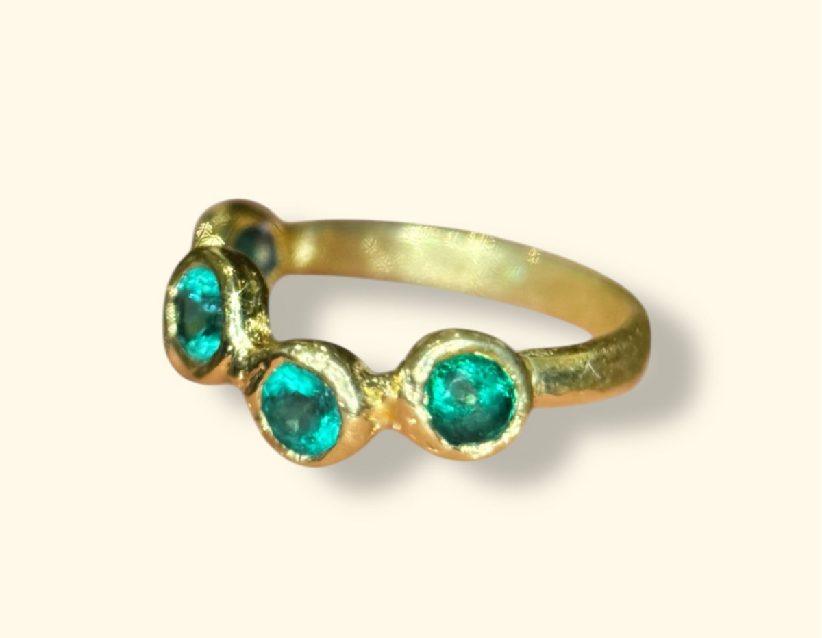 Emerald Bezel 5 Rounds Wave Ring Band 18 Ct Gold - Collected — Bespoke Variations Available