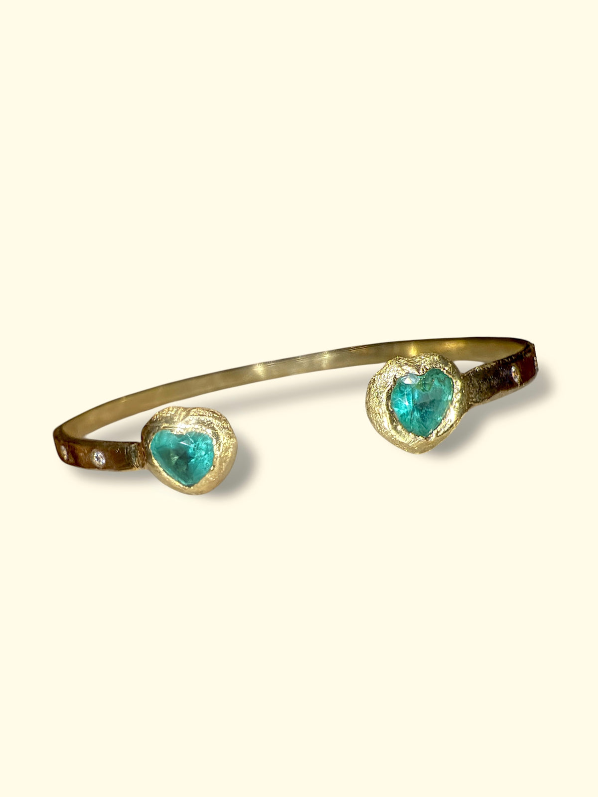 1.35 Cts Emerald Hearts Toi & Moi Love Bracelet Bangle 18 Ct Gold - Collected — Bespoke Variations Available