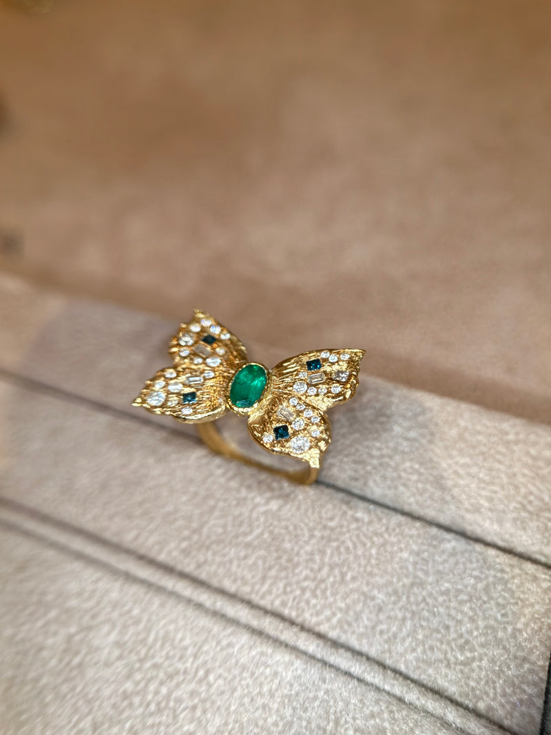 Emerald Butterfly Ring with White and Blue Diamonds 18 Ct Gold