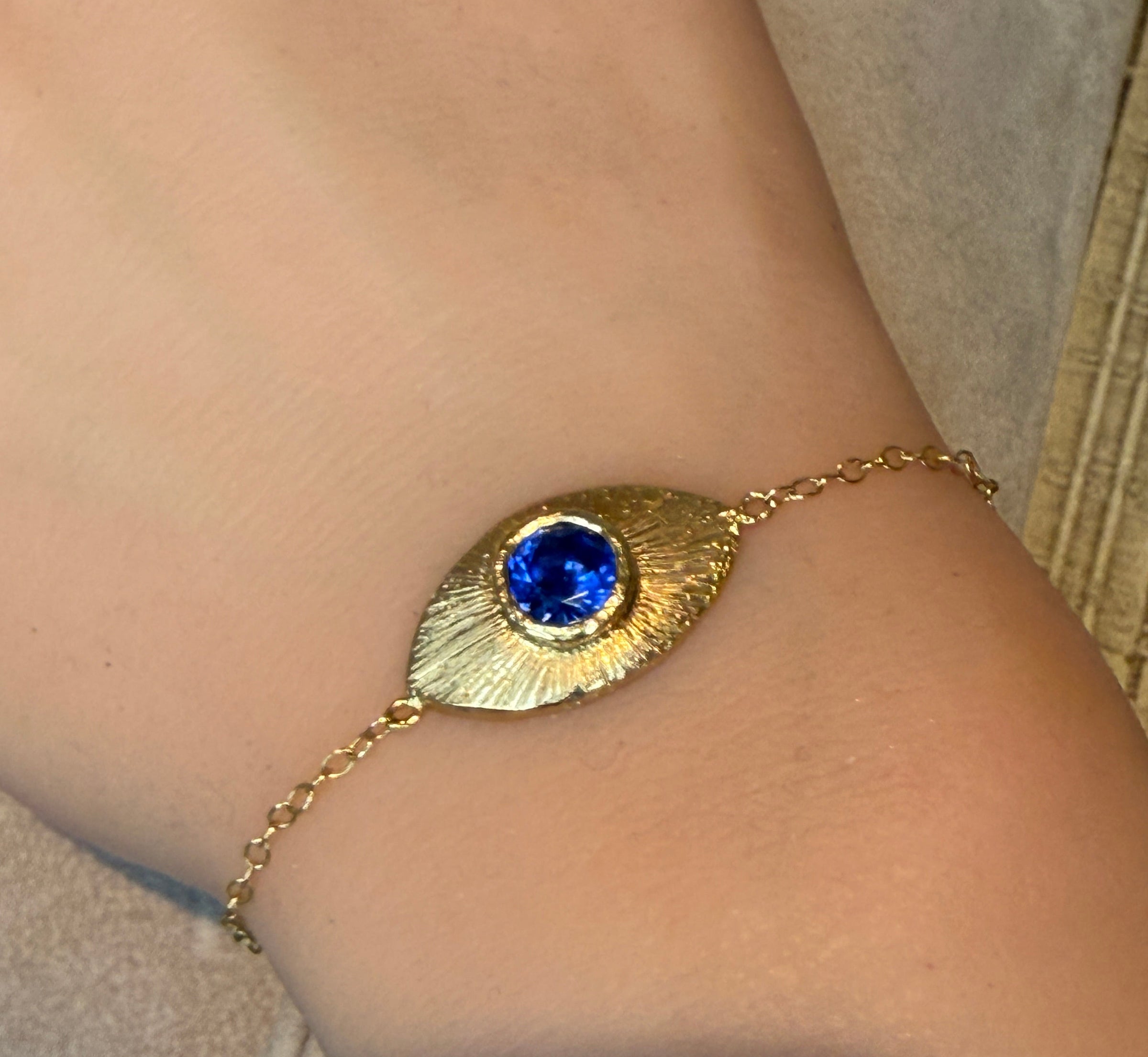 2 in 1 Blue Sapphire Eye Bracelet or Necklace 18 Ct Gold