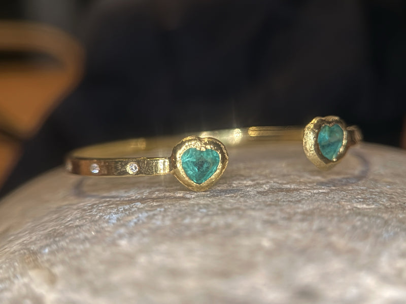 1.35 Cts Emerald Hearts Toi & Moi Love Bracelet Bangle 18 Ct Gold
