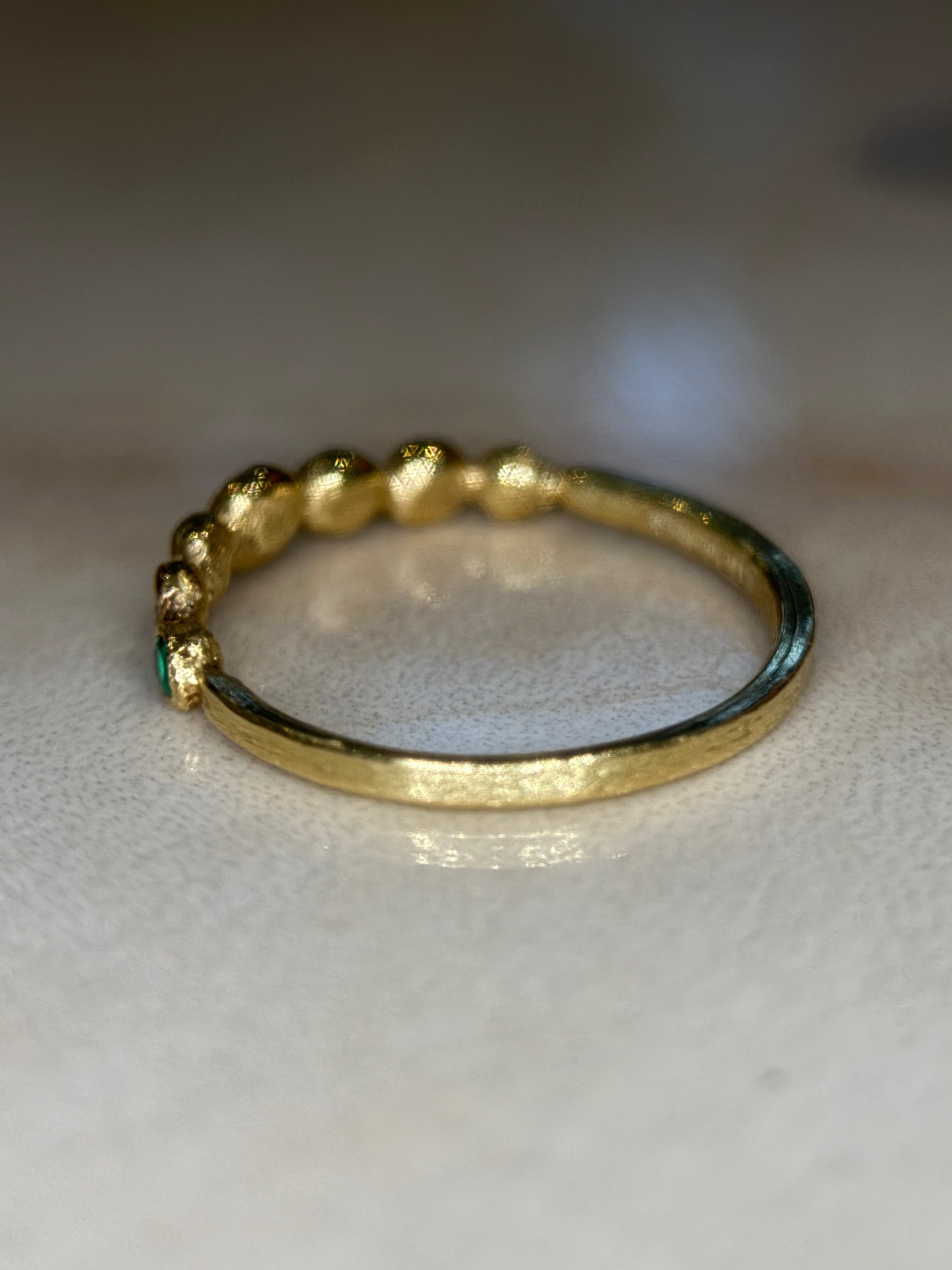 Colombian Emeralds and Diamonds Bubble Band 18 Ct Yellow Gold