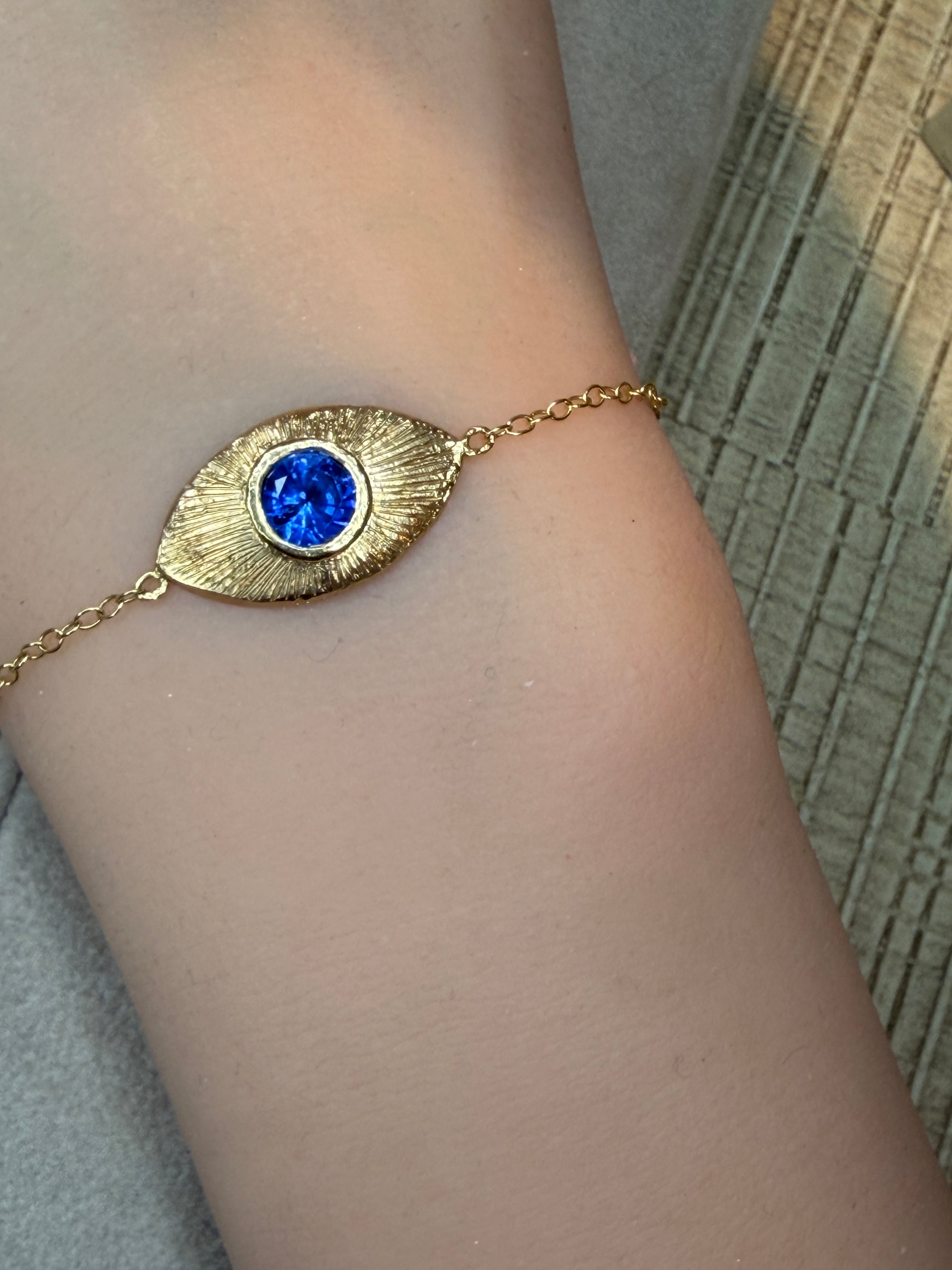2 in 1 Blue Sapphire Eye Bracelet or Necklace 18 Ct Gold