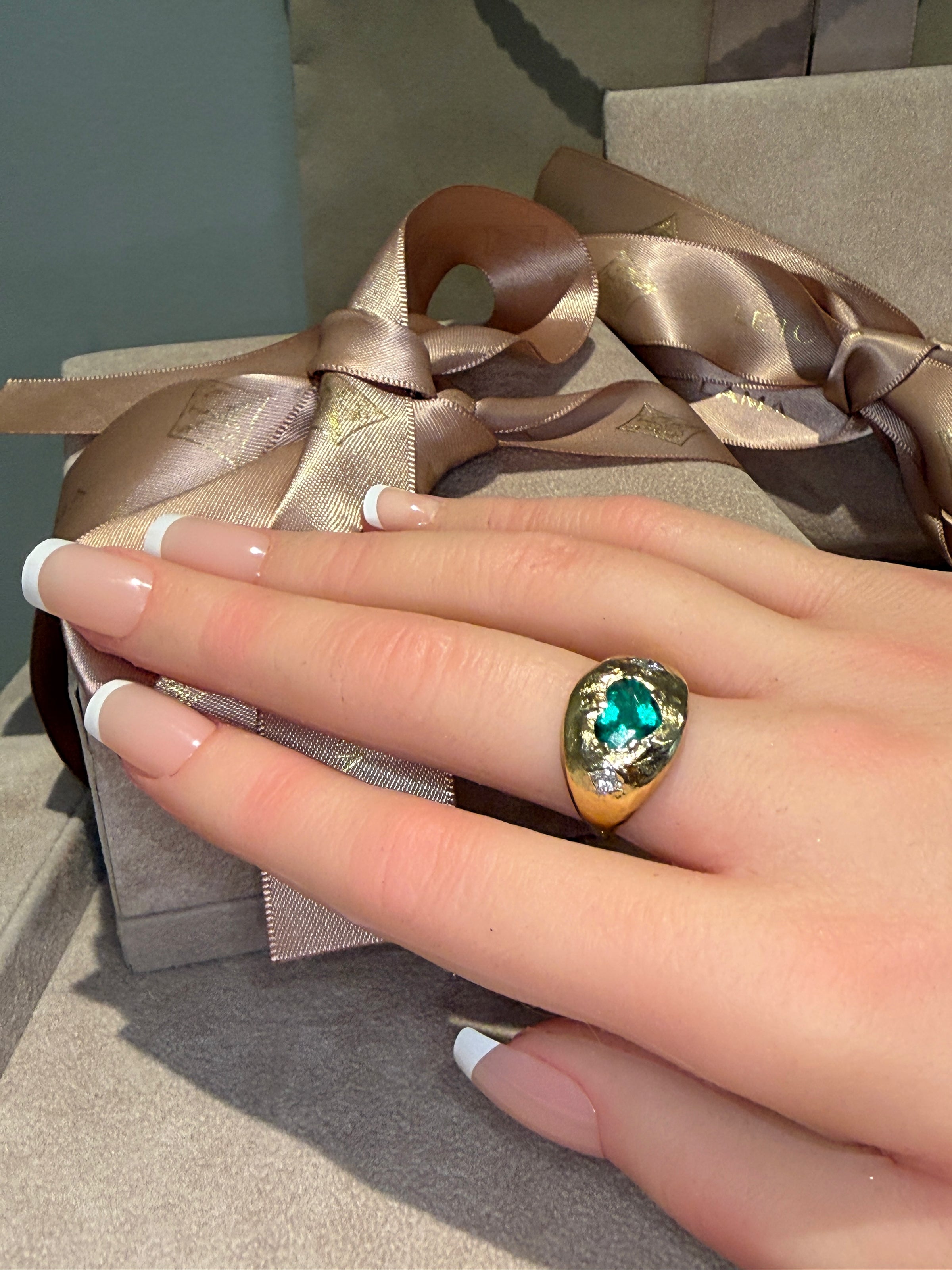 Chubby Cupid Band Colombian Emerald Heart Ring with Princess Diamonds 18 Ct Gold