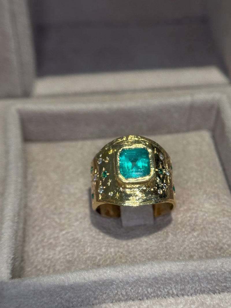 “Esmeralda” Colombian Emerald Cigar Ring Band GIA certified 1.48 Cts with Emeralds and Diamonds