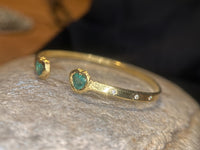 1.35 Cts Emerald Hearts Toi & Moi Love Bracelet Bangle 18 Ct Gold