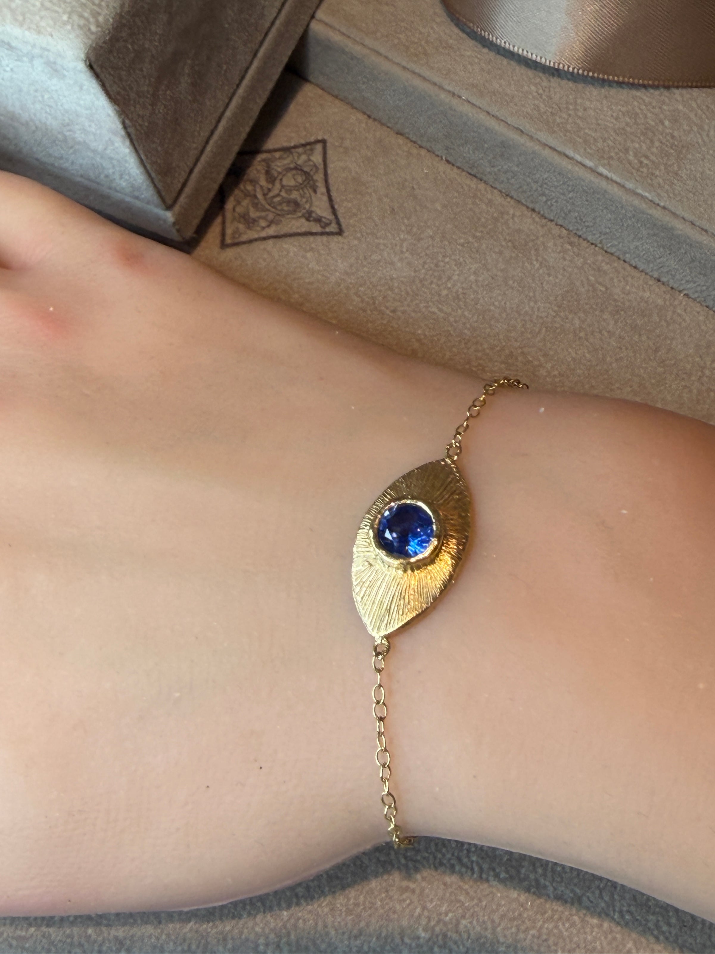2 in 1 Blue Sapphire Eye Bracelet or Necklace 18 Ct Gold