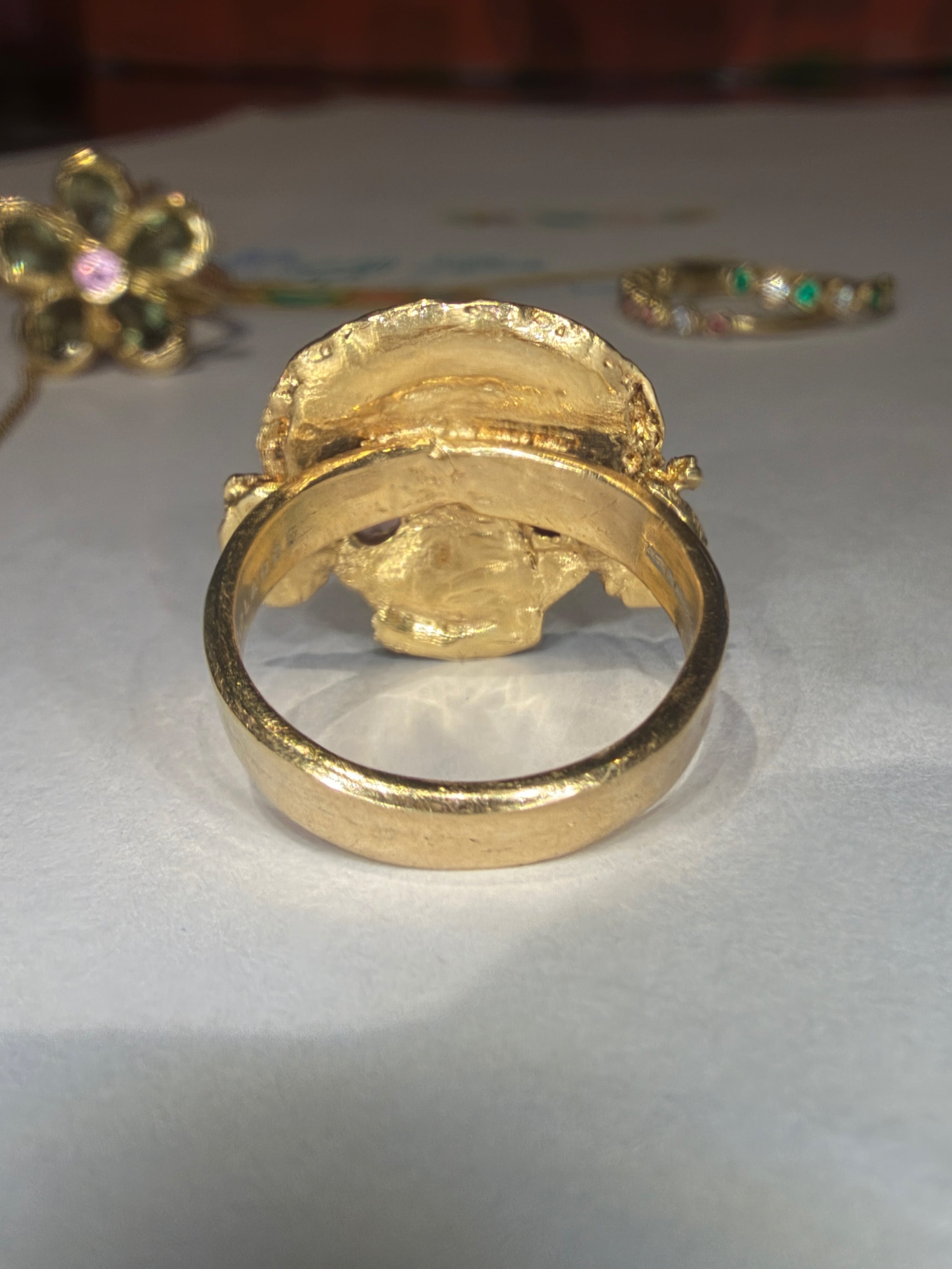 Lady in Love One Of A Kind 18 ct Gold Ring