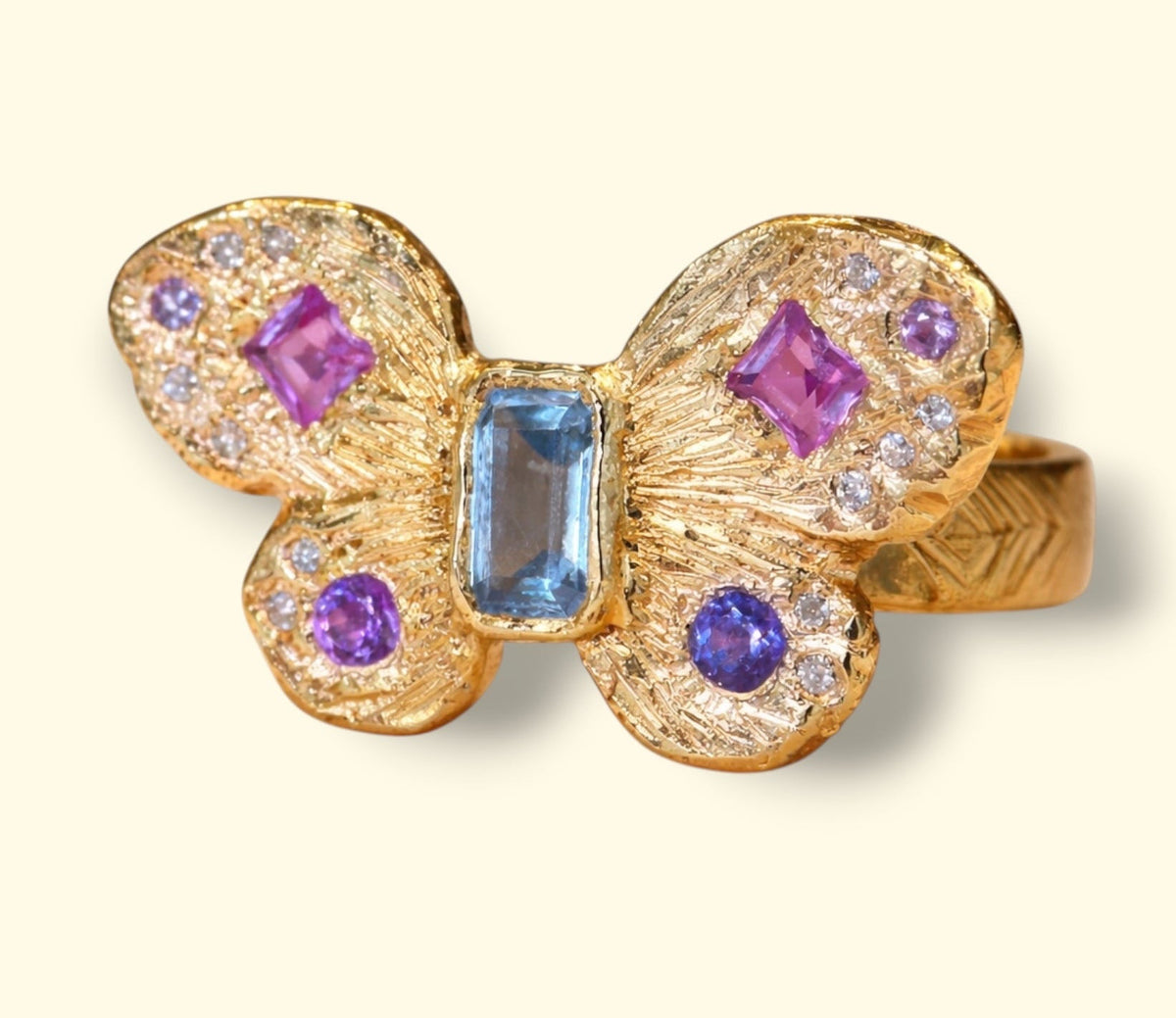 Pastel Butterfly Queen Sapphires and Diamonds Cocktail Ring 18 Ct Gold