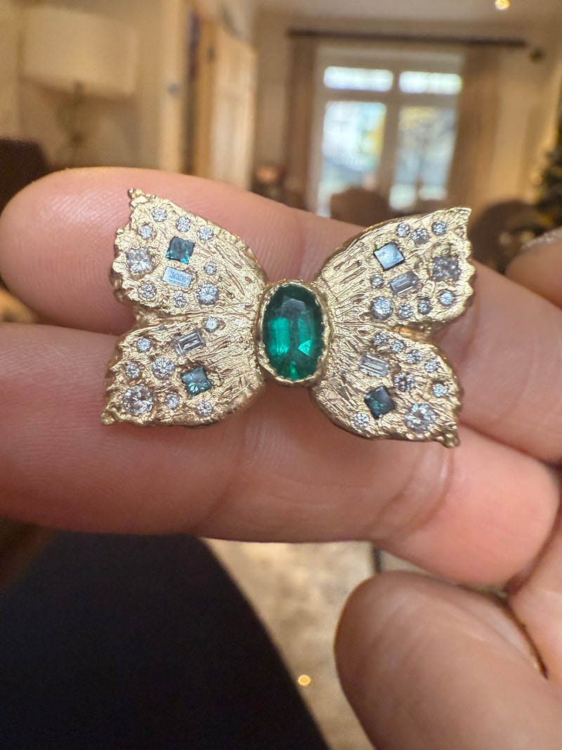 Emerald Butterfly Ring with White and Blue Diamonds 18 Ct Gold