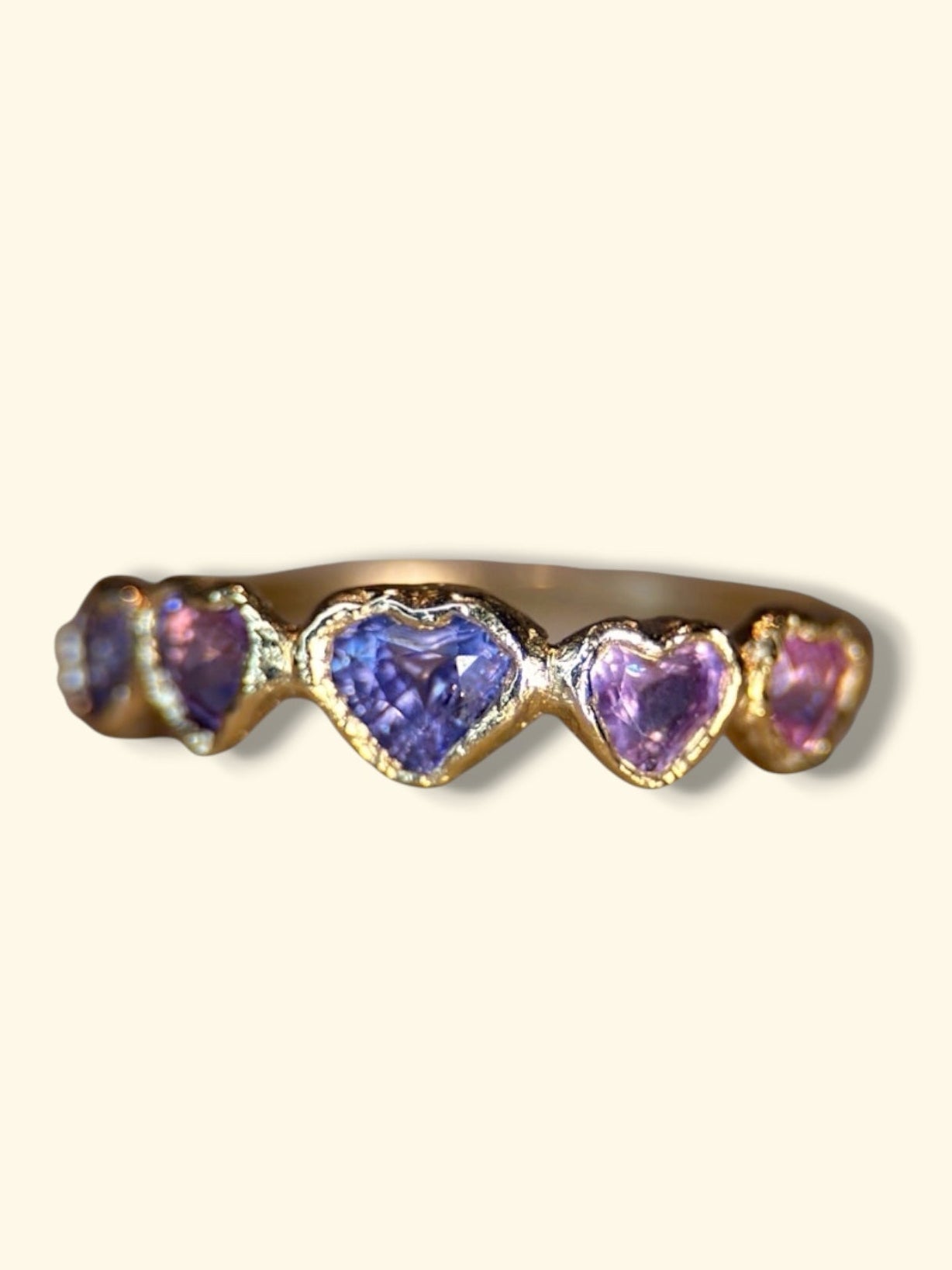 Pink Purple Sapphire Hearts Skinny Bubble Band 18 Ct Gold