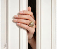 Lady in Love One Of A Kind 18 ct Gold Ring