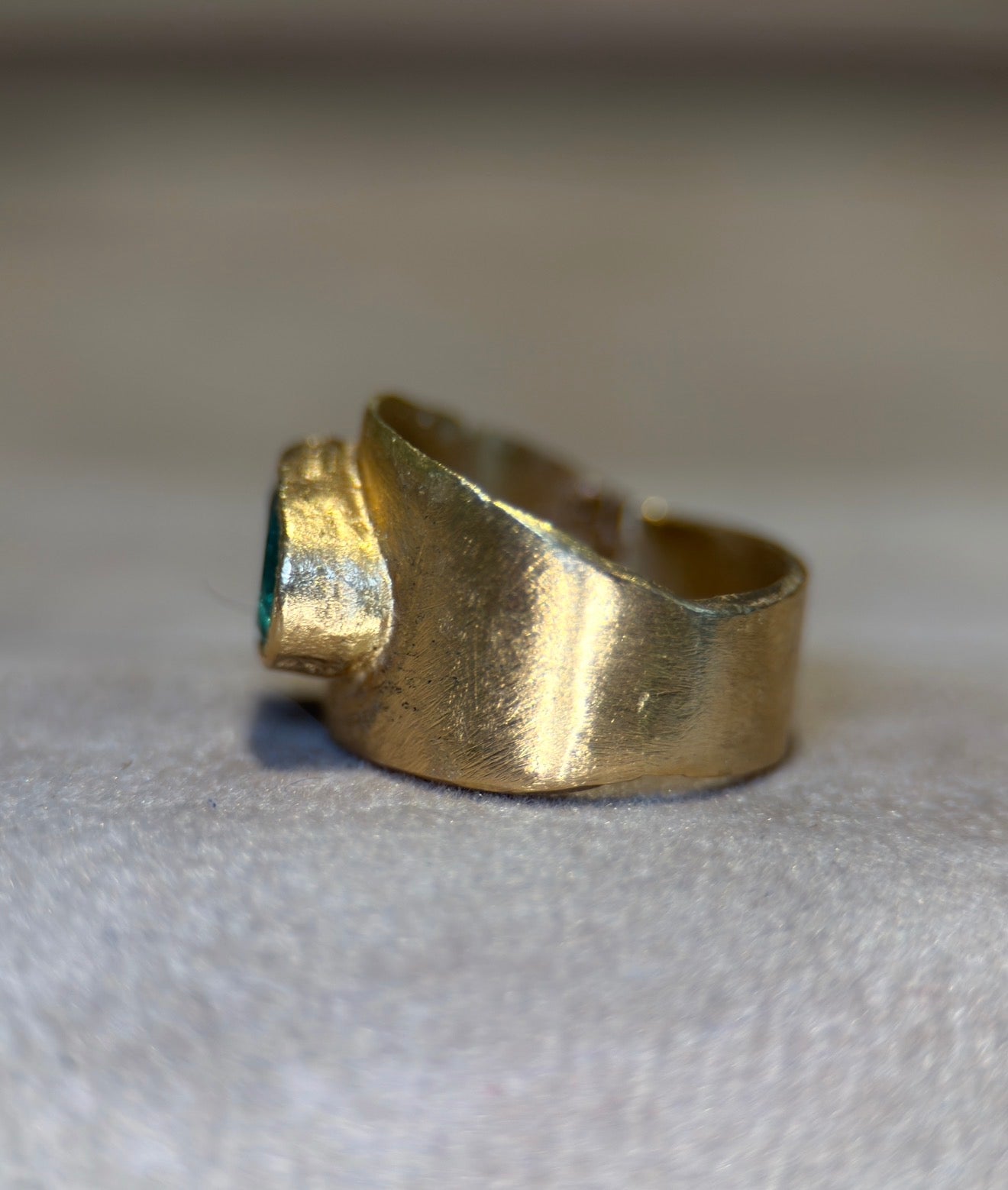 Muzo Colombian Emerald 1.6 Ct Certified Cigar Ring