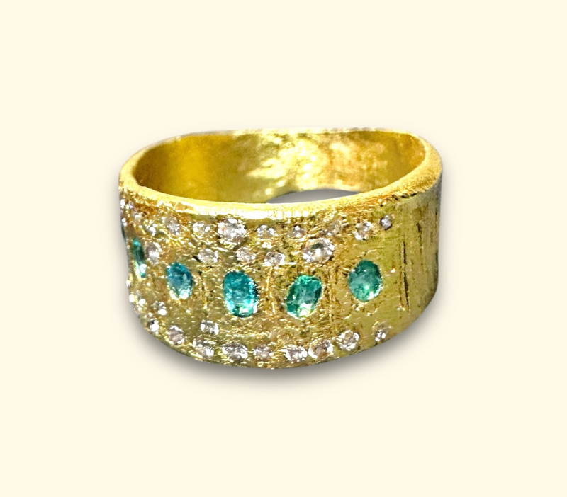 “Ocean” Neon Blue Brazilian Paraiba Tourmalines and Diamonds Ring 18 Ct Gold