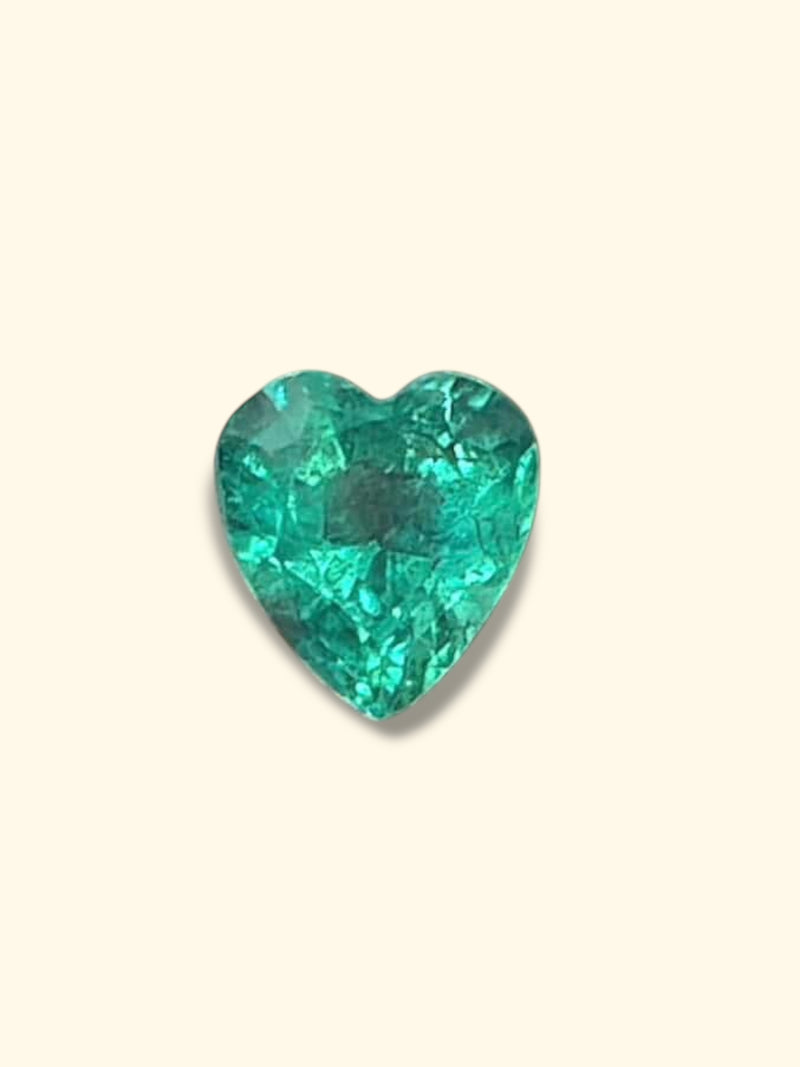 IGI Certificate Pending - Vivacious bright green Emerald Heart 0.9 Cts