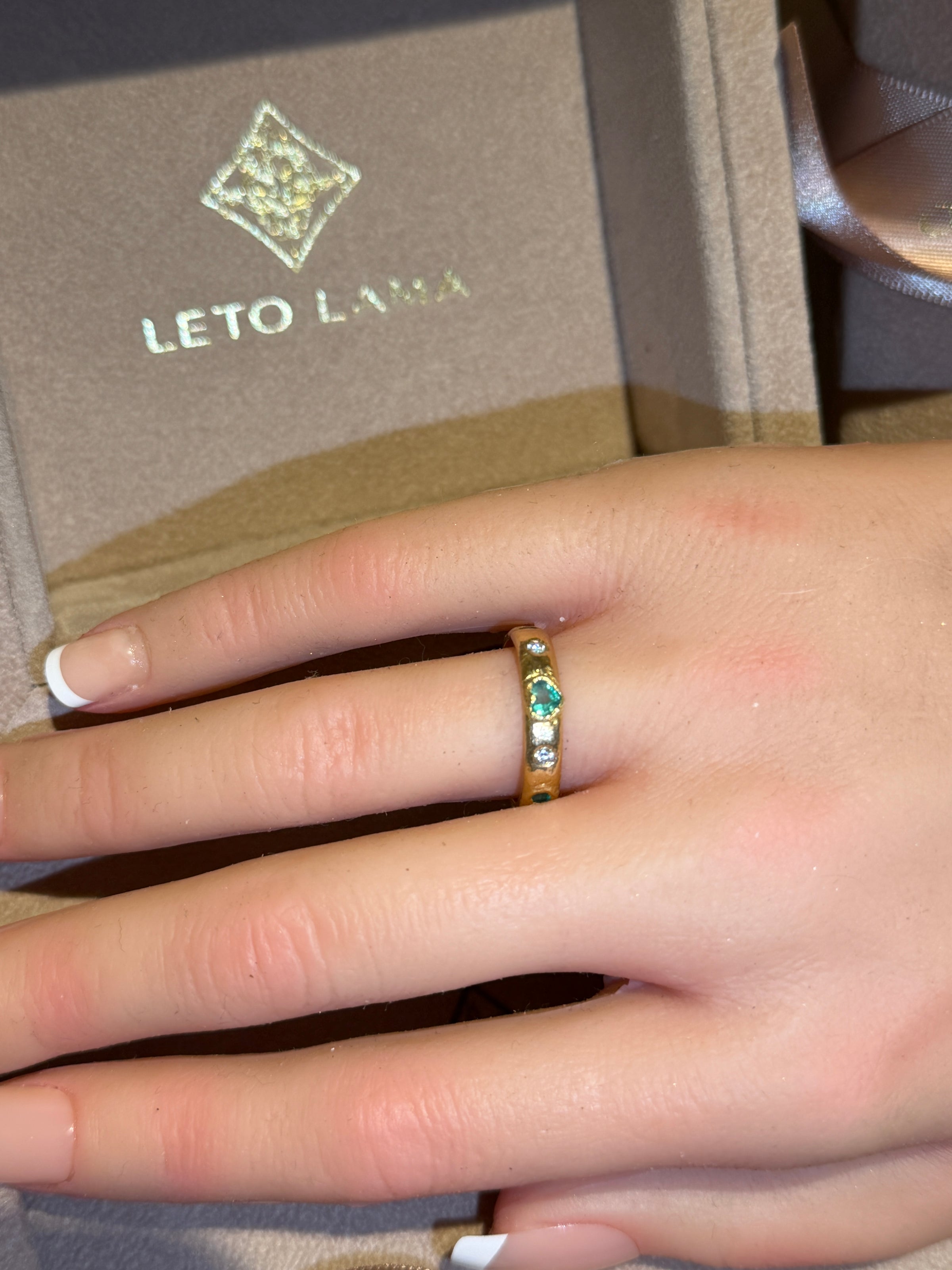 Emeralds and Diamonds All Around Band 18 Ct Yellow Gold