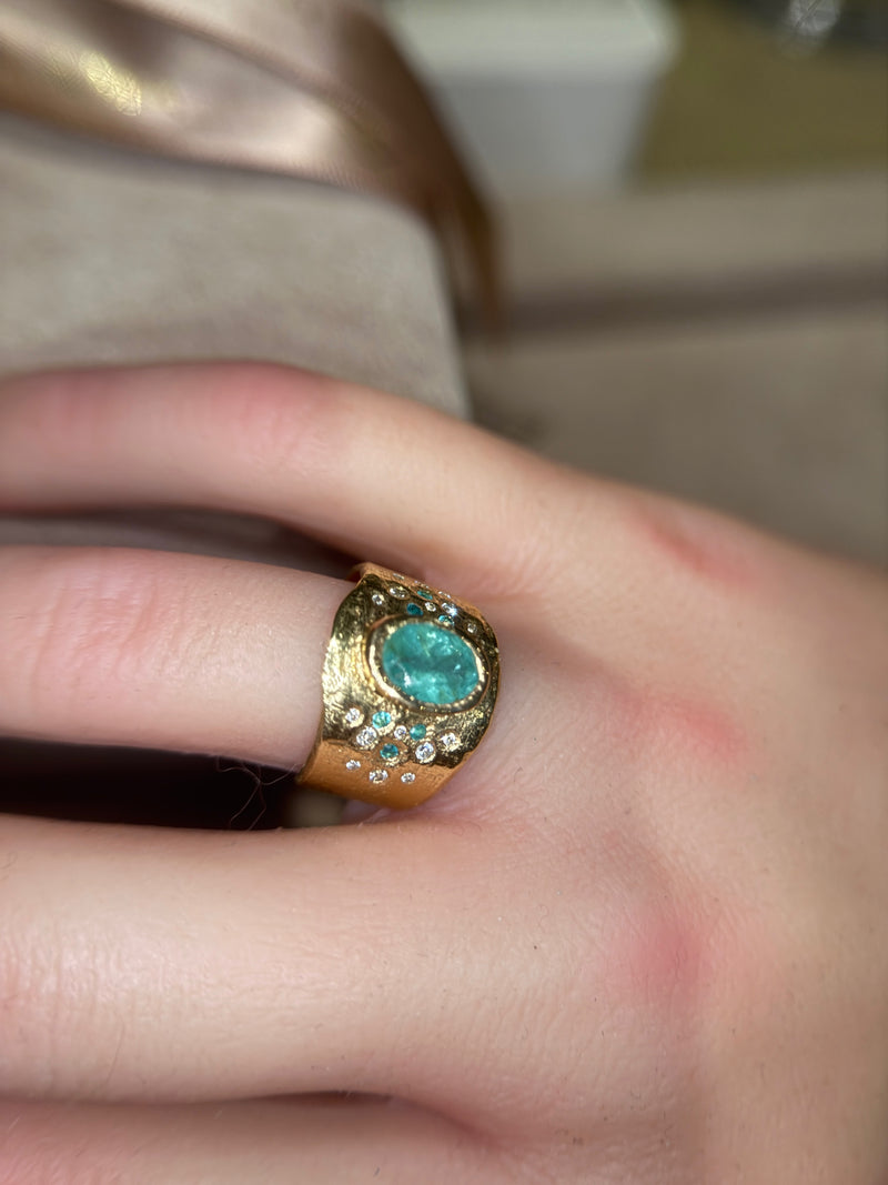 Mermaid Paraiba Tourmaline Oval Cigar Ring 18 Ct Gold