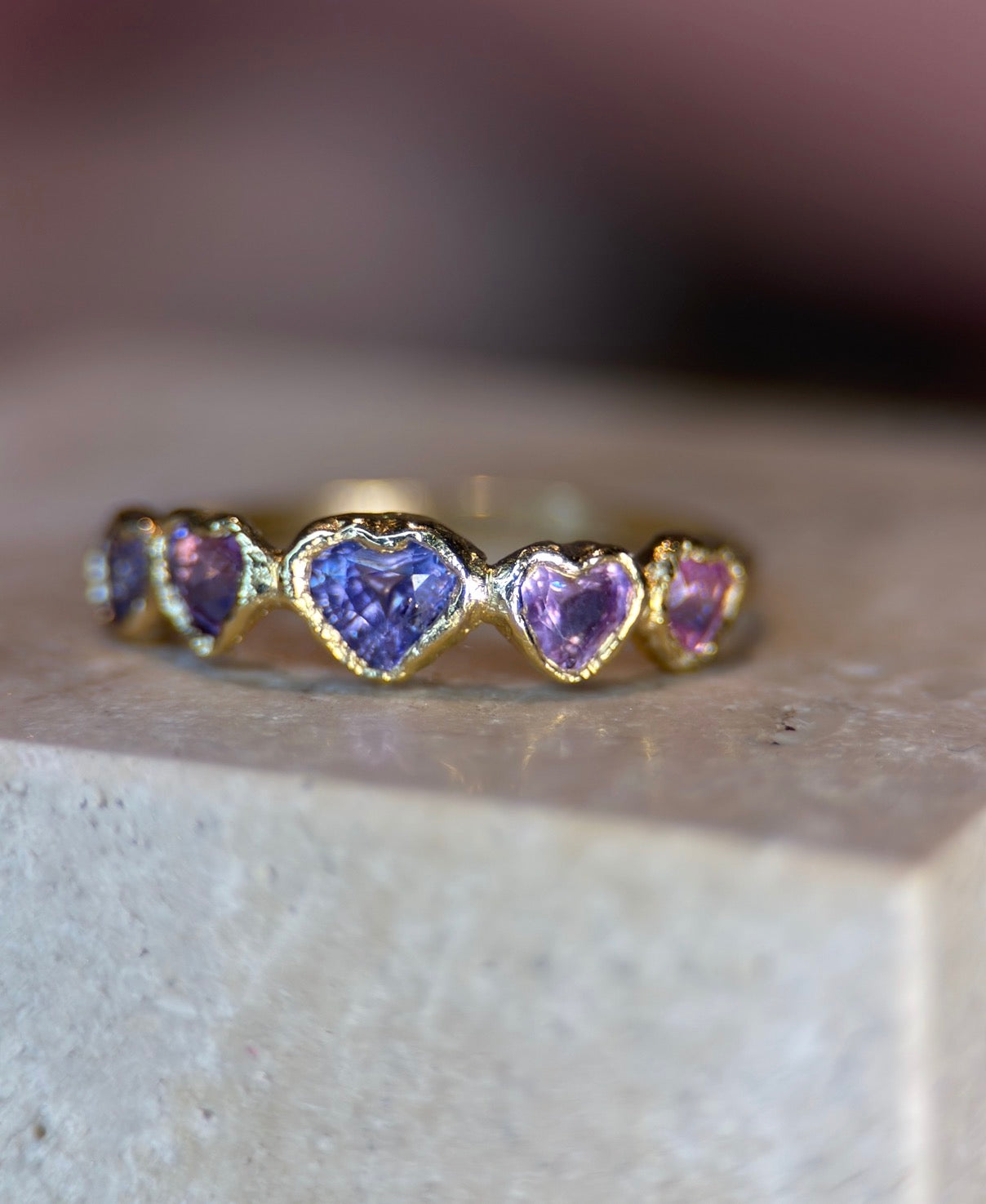Pink Purple Sapphire Hearts Skinny Bubble Band 18 Ct Gold
