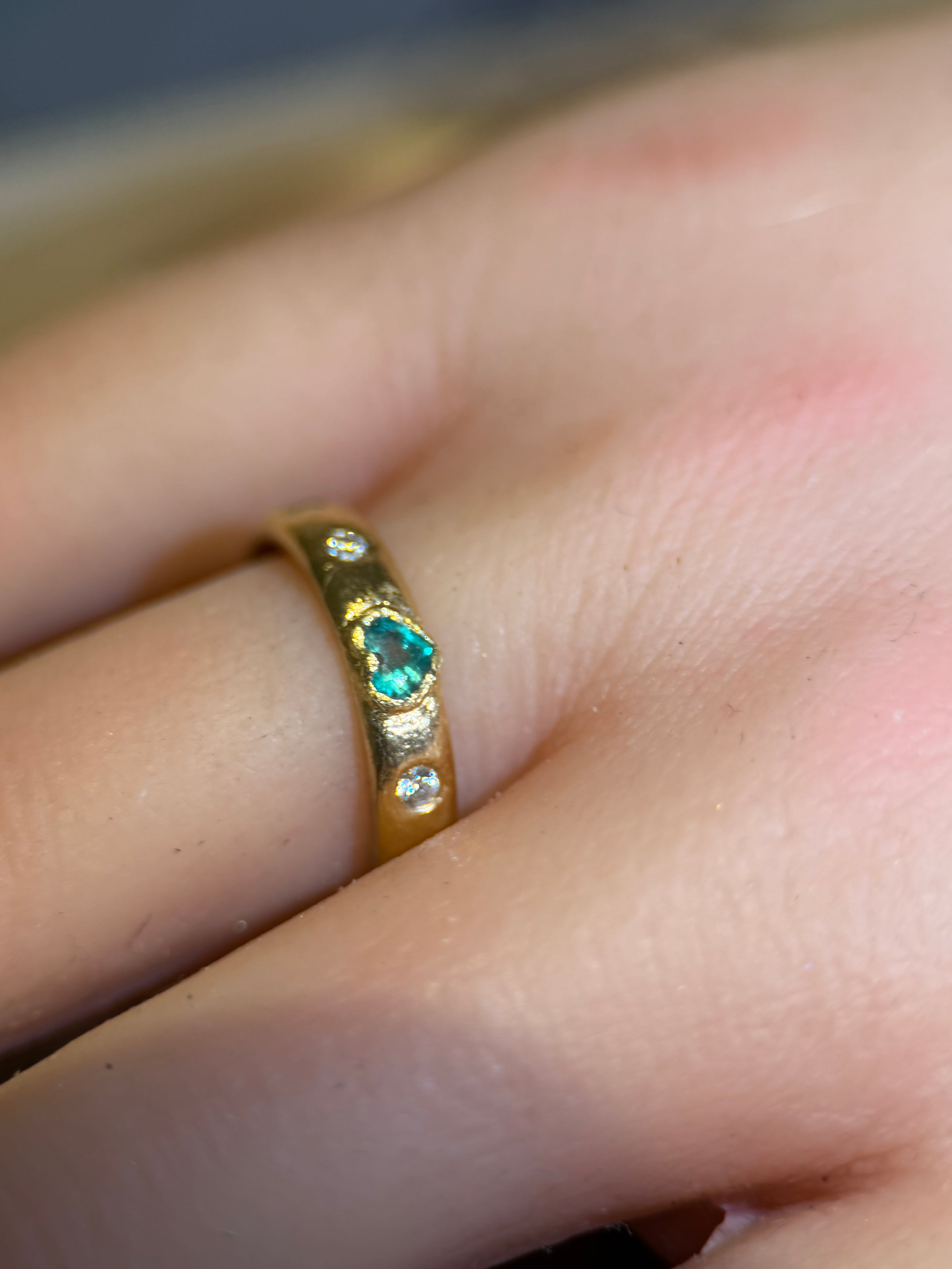 Emeralds and Diamonds All Around Band 18 Ct Yellow Gold
