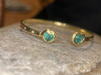 1.35 Cts Emerald Hearts Toi & Moi Love Bracelet Bangle 18 Ct Gold