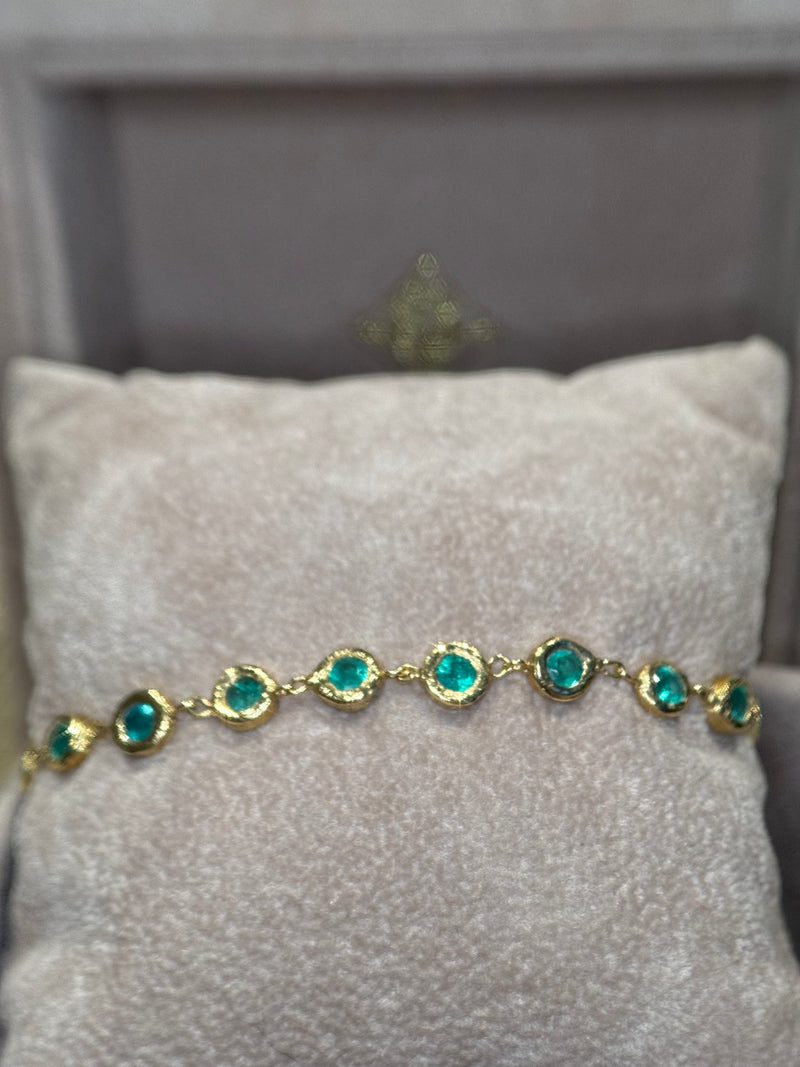 Emerald Bezel Pebbles Tennis Bracelet 18 Ct Gold