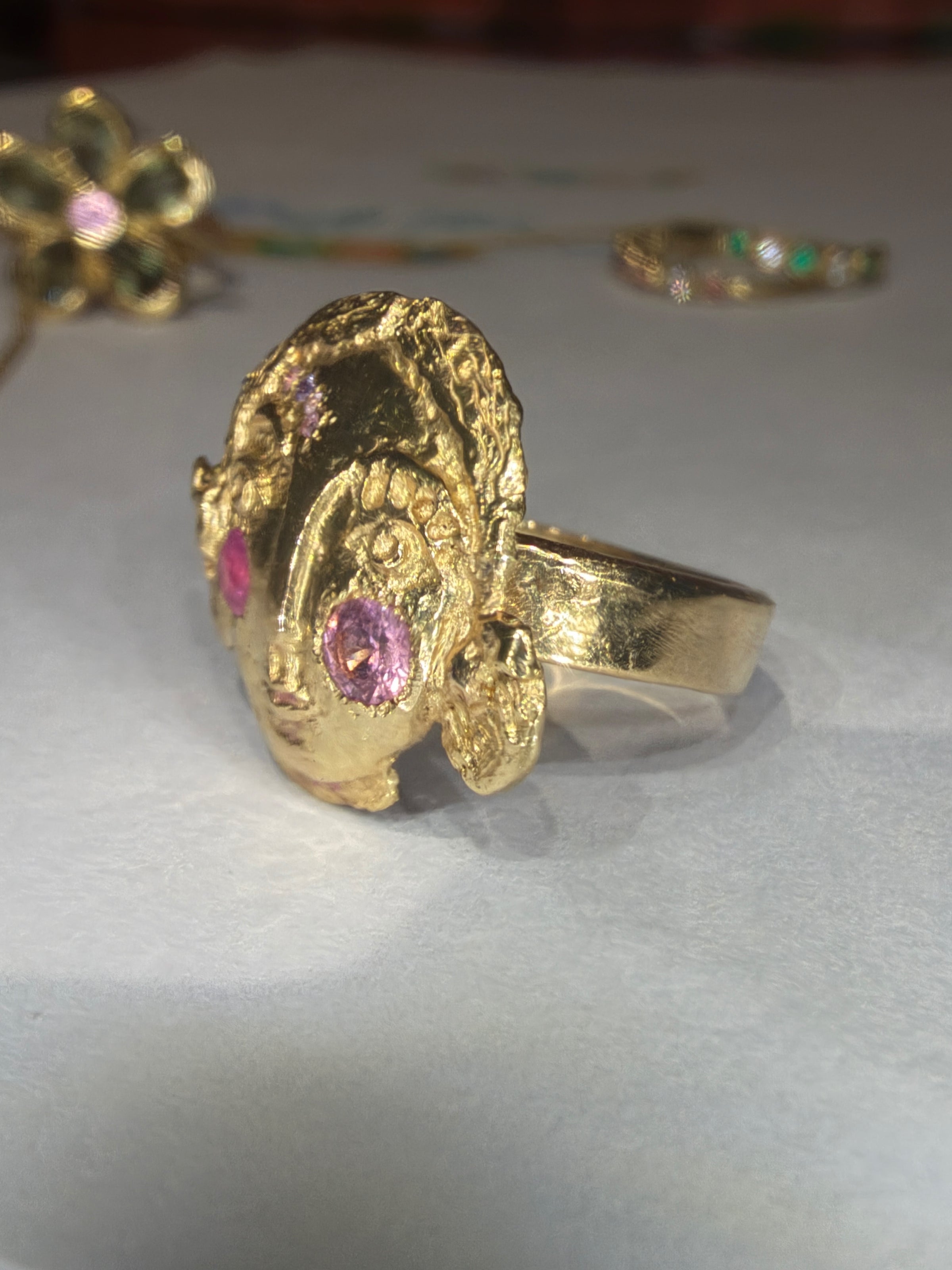 Lady in Love One Of A Kind 18 ct Gold Ring