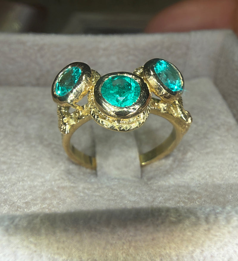 Three Colombian Emeralds Snake Ring 18 Ct Yellow Gold