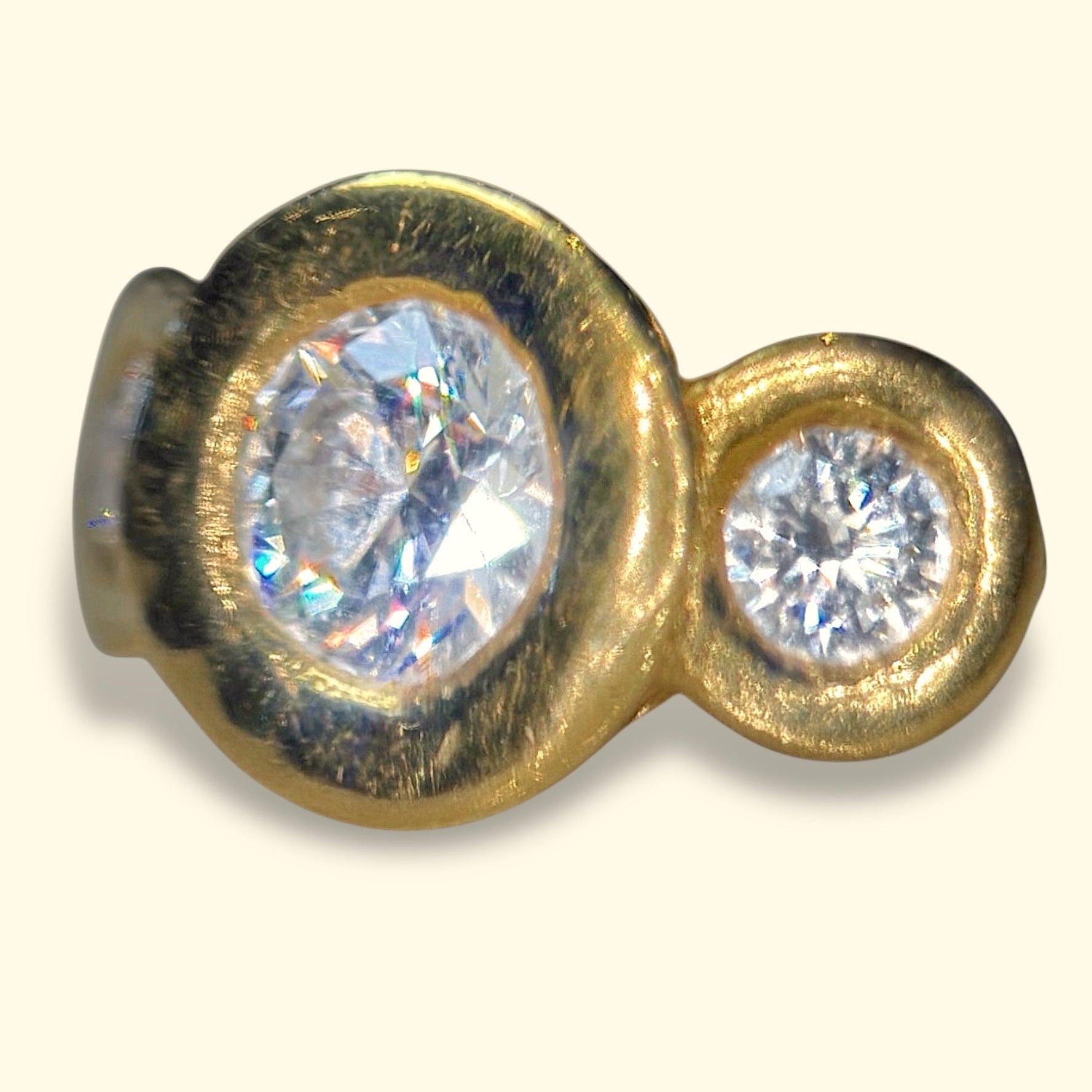 3 Ct Diamond Trilogy - E VVSI GIA Certified in 22 Ct Yellow Gold