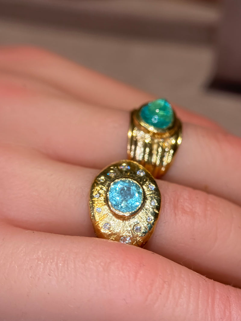 1 Cts Paraiba Eye Ring with Diamonds 18 Ct Gold