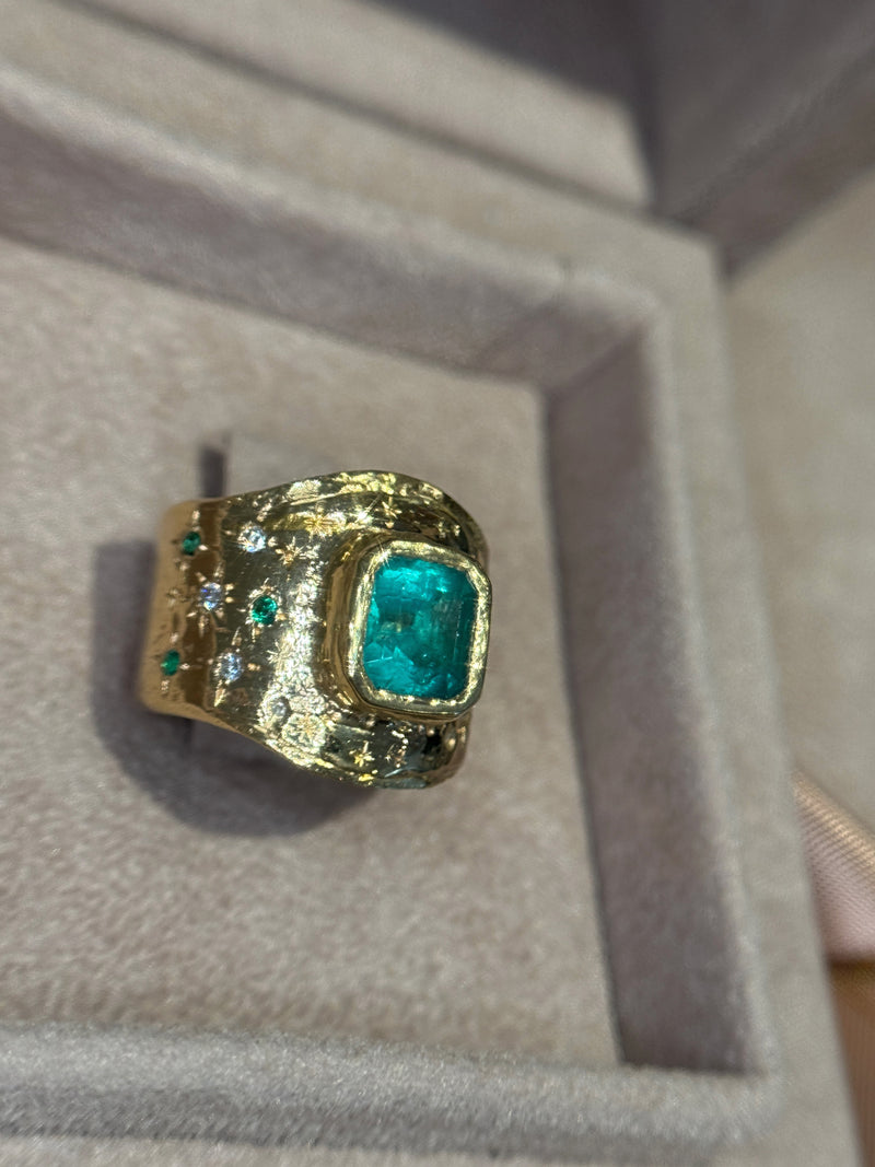 “Esmeralda” Colombian Emerald Cigar Ring Band GIA certified 1.48 Cts with Emeralds and Diamonds