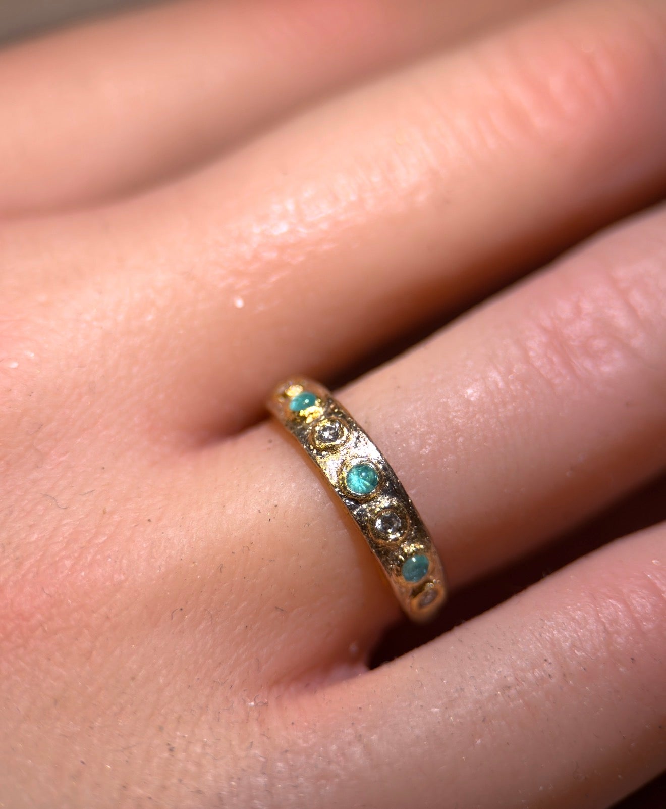 Brazilian Paraiba Tourmalines Neon Blue and Diamonds Band 18 Ct Gold