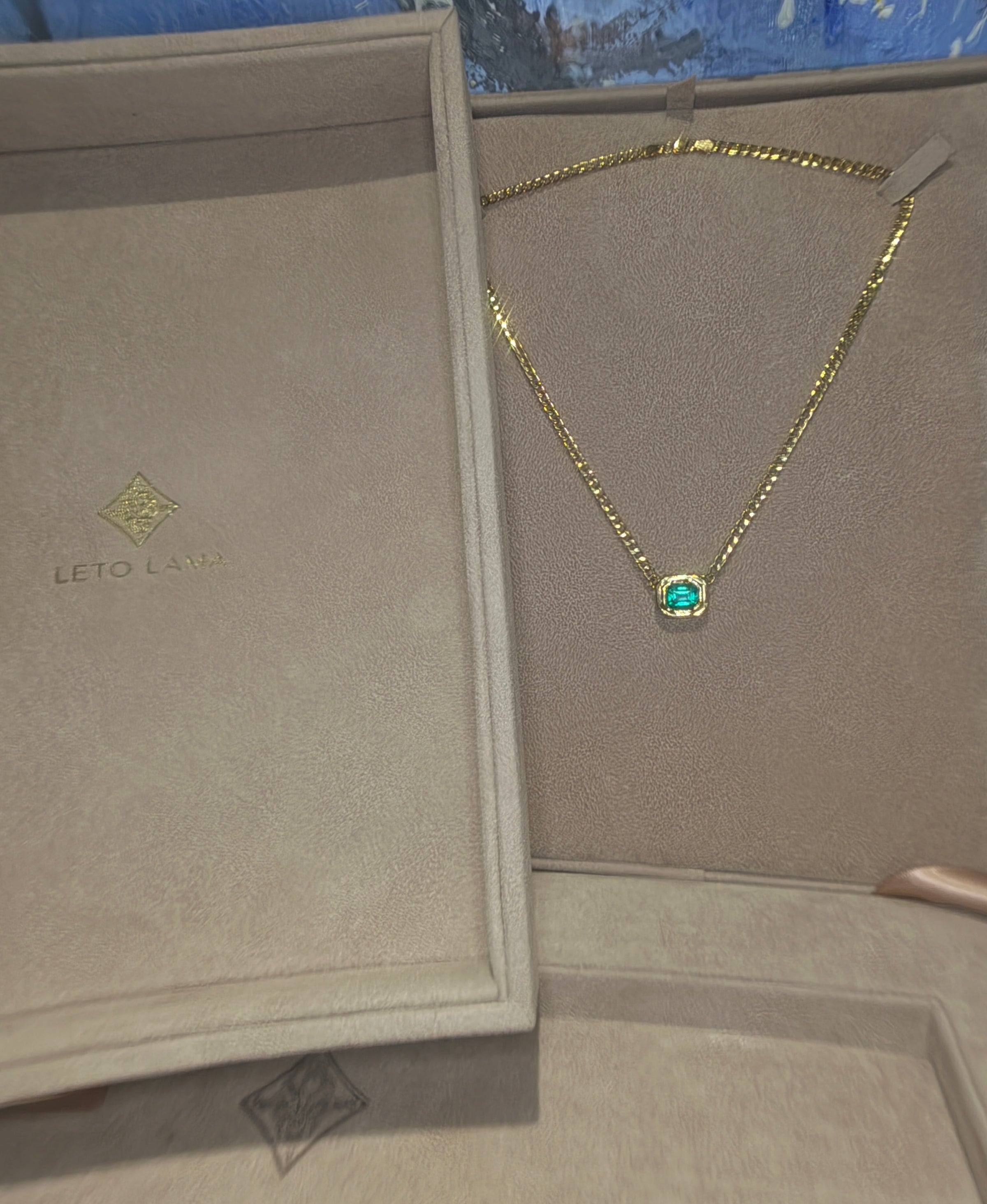 GIA Certified 2.9 Cts Colombian Emerald Half Bezel Set- Cuban Links Chain necklace & choker in 18 Ct Gold