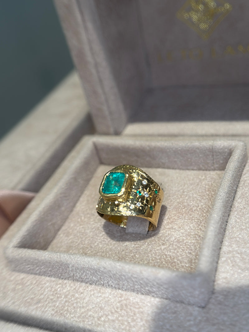 “Esmeralda” Colombian Emerald Cigar Ring Band GIA certified 1.48 Cts with Emeralds and Diamonds