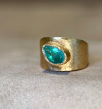 Muzo Colombian Emerald 1.6 Ct Certified Cigar Ring