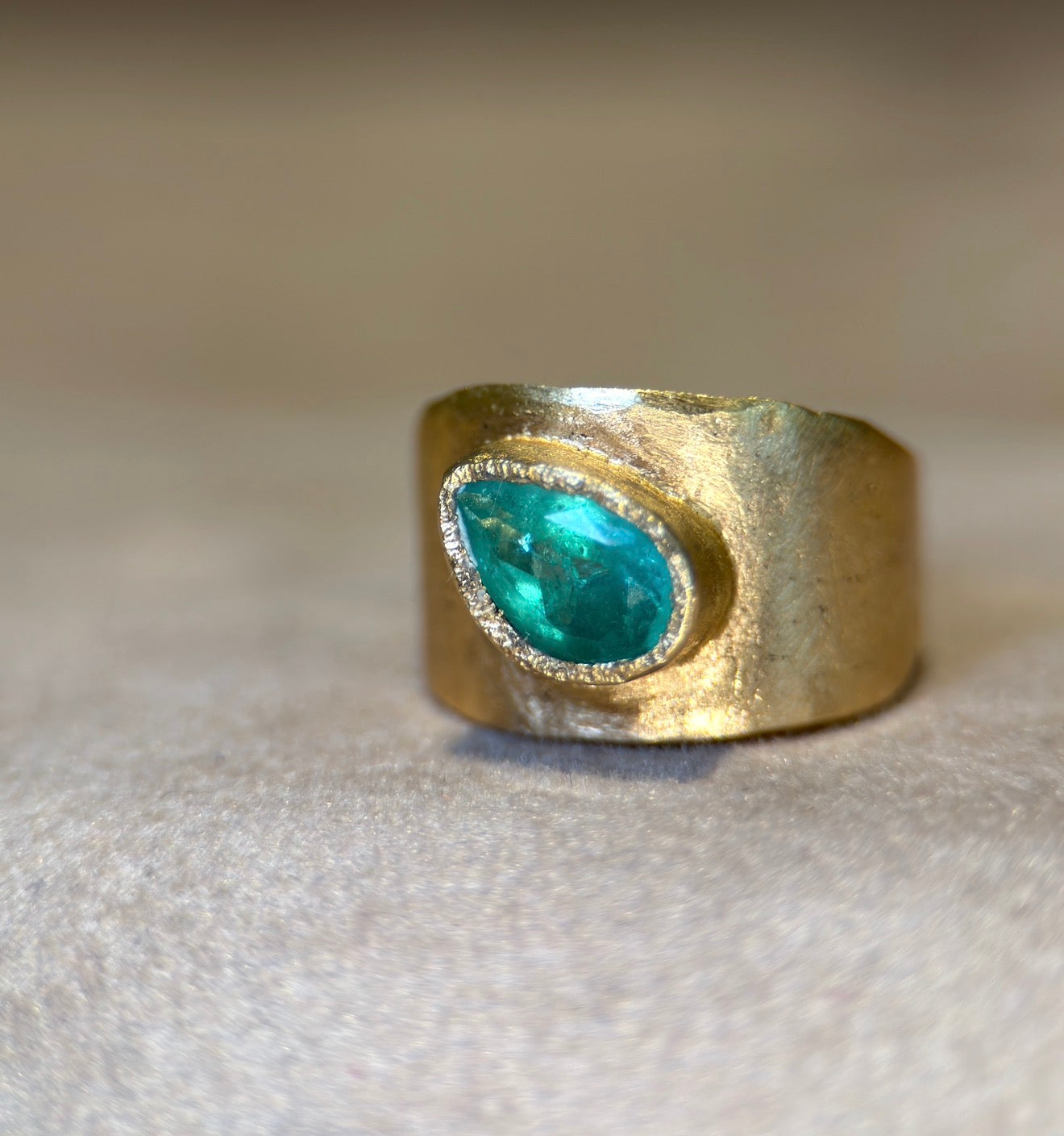 Muzo Colombian Emerald 1.6 Ct Certified Cigar Ring