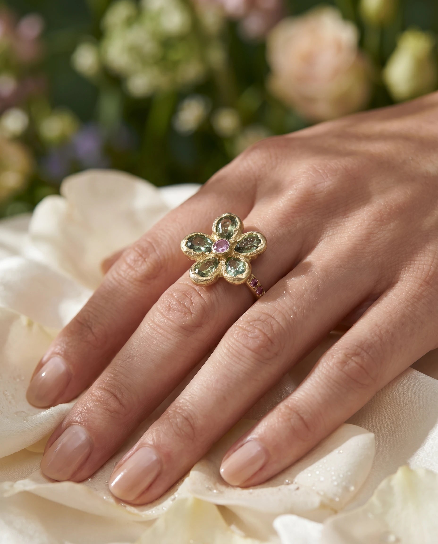 Blossom Sapphires Flower in 18ct Gold One of a kind (Try it at Stardust London, 101 Walton Street)