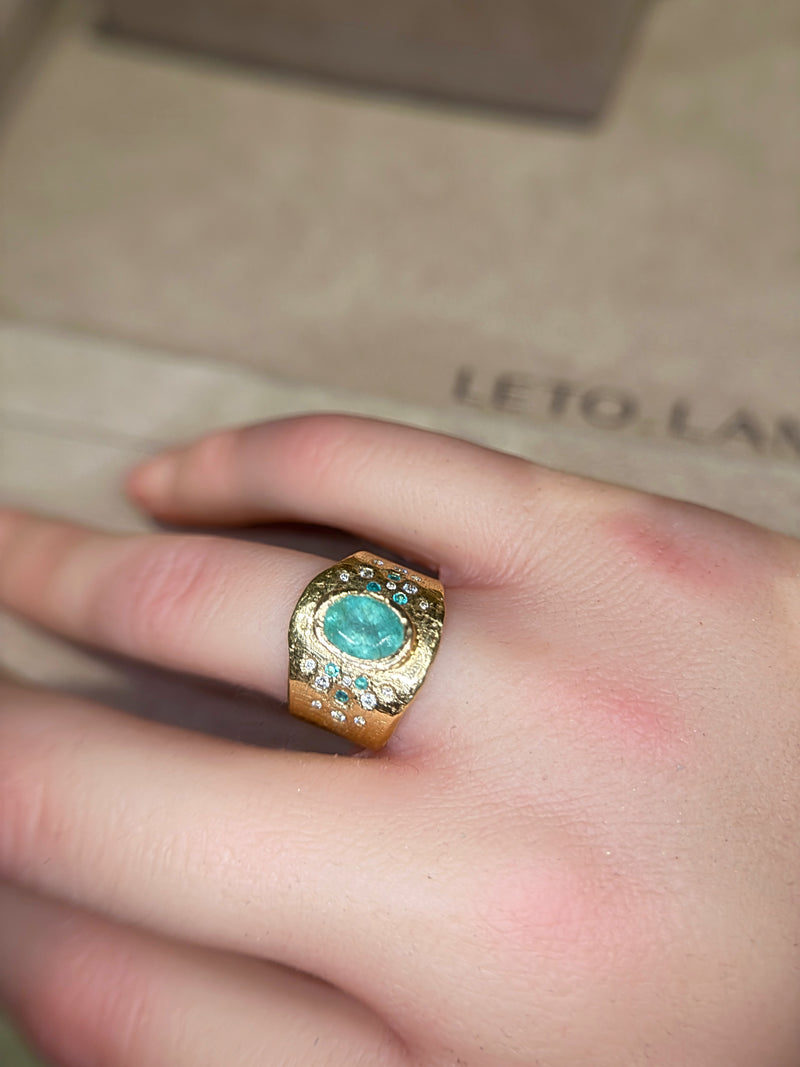 Mermaid Paraiba Tourmaline Oval Cigar Ring 18 Ct Gold