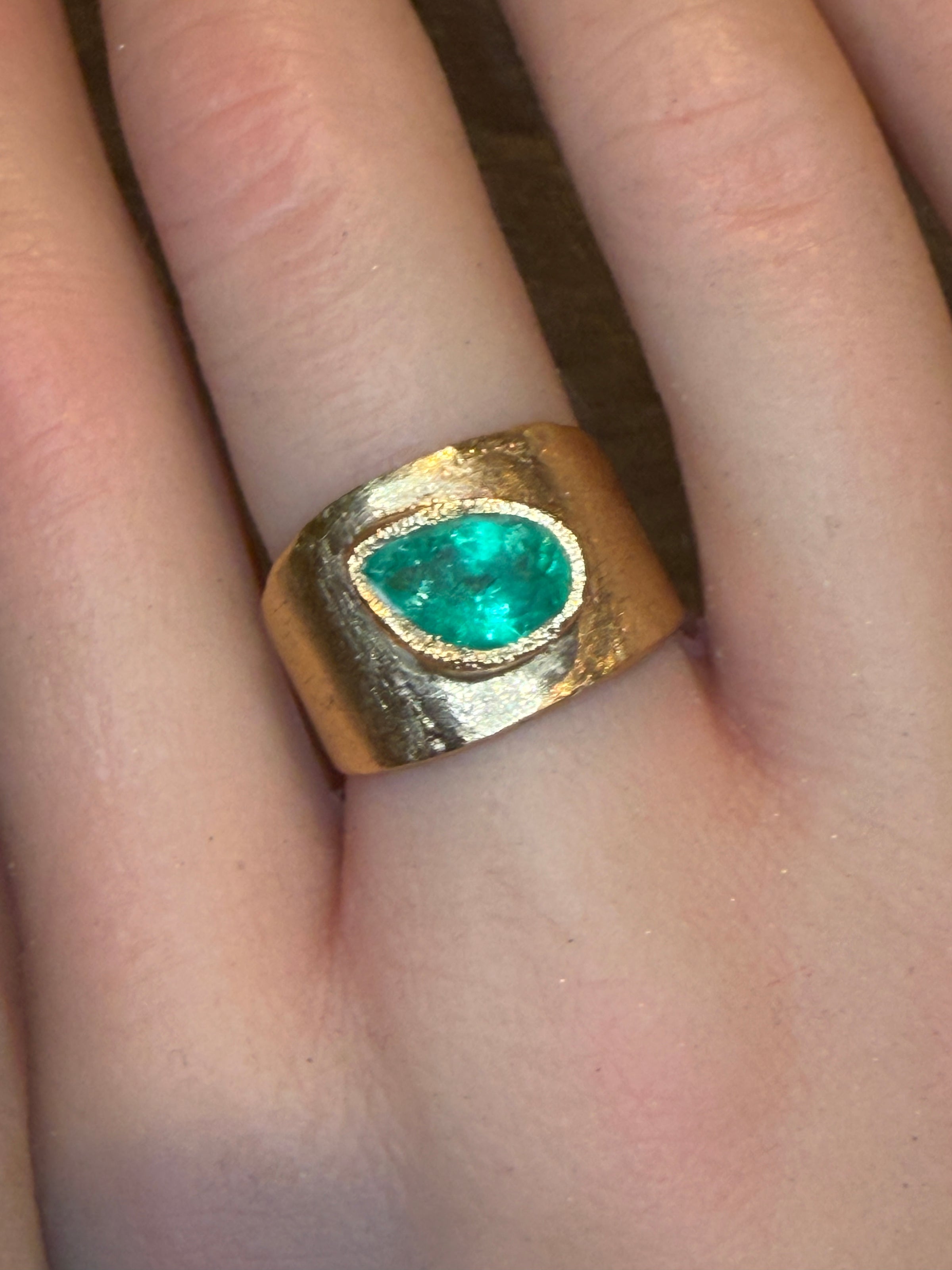 Muzo Colombian Emerald 1.6 Ct Certified Cigar Ring