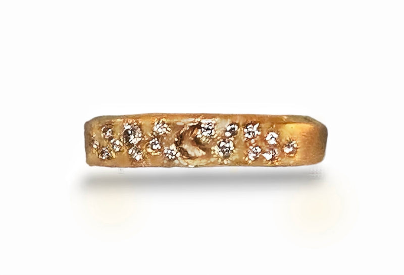 Moon and Diamond Sprinkles constellation ring band in 18K Gold