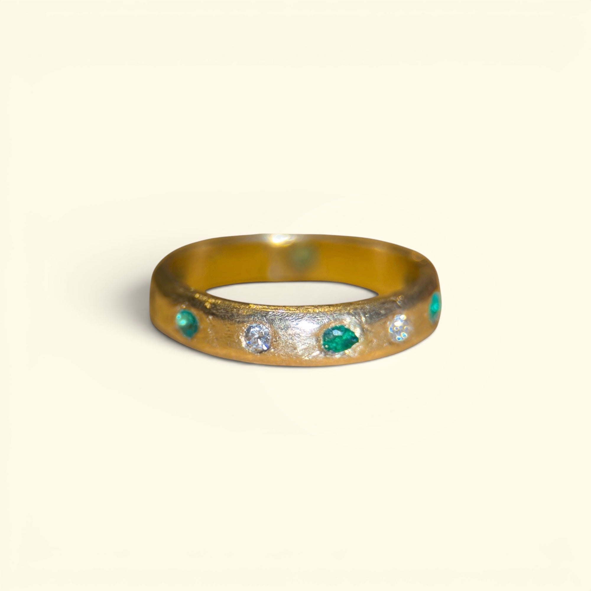 Emeralds and Diamonds All Around Band 18 Ct Yellow Gold