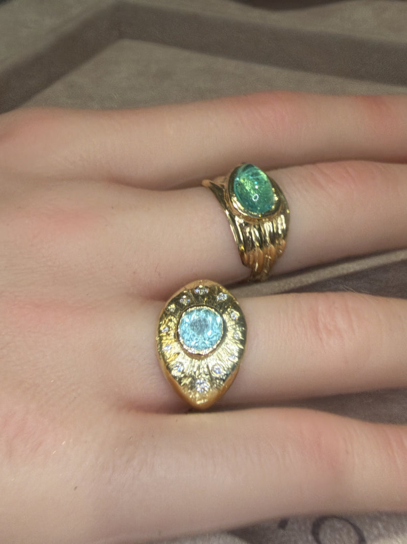 1 Cts Paraiba Eye Ring with Diamonds 18 Ct Gold