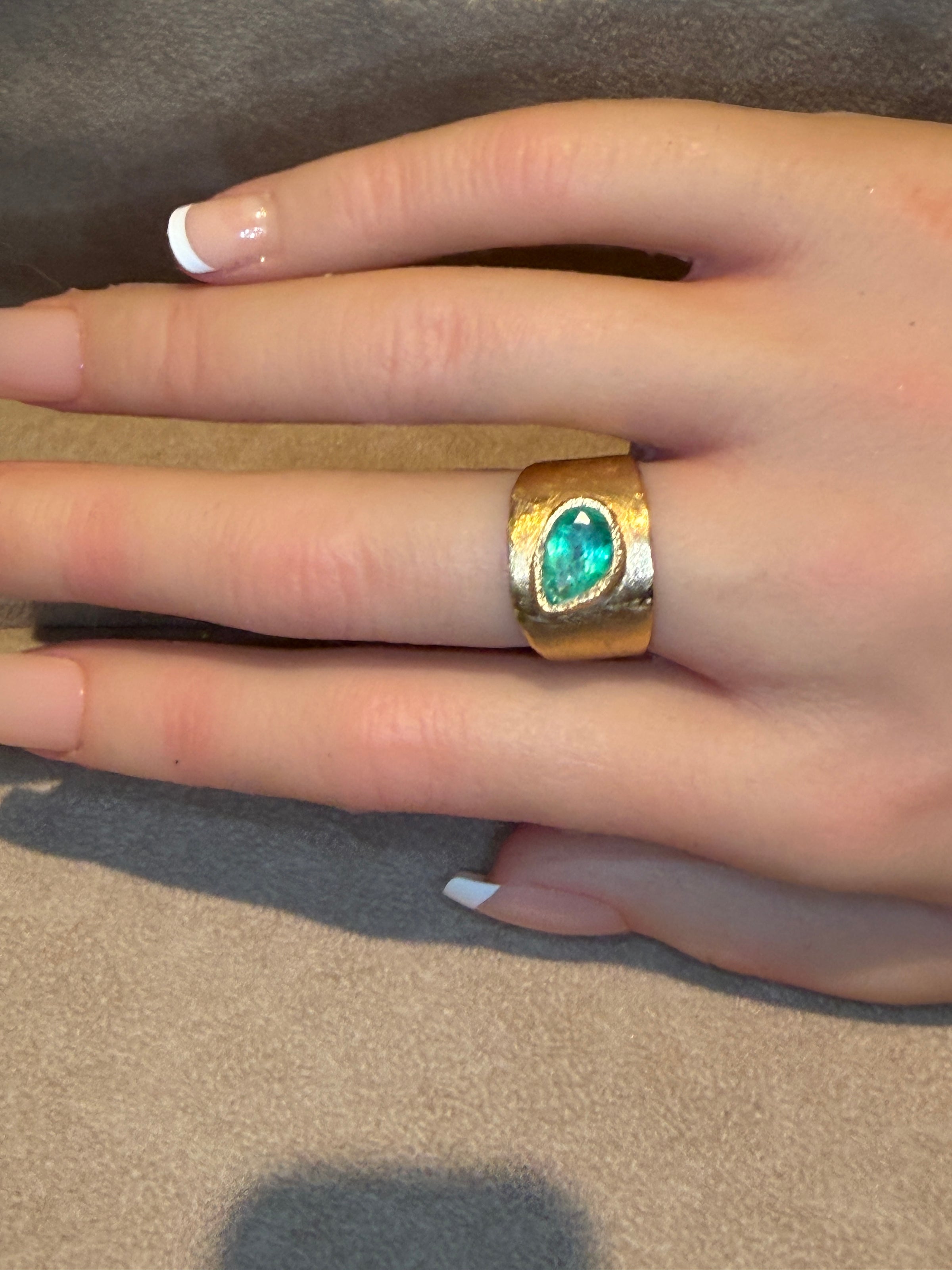 Muzo Colombian Emerald 1.6 Ct Certified Cigar Ring
