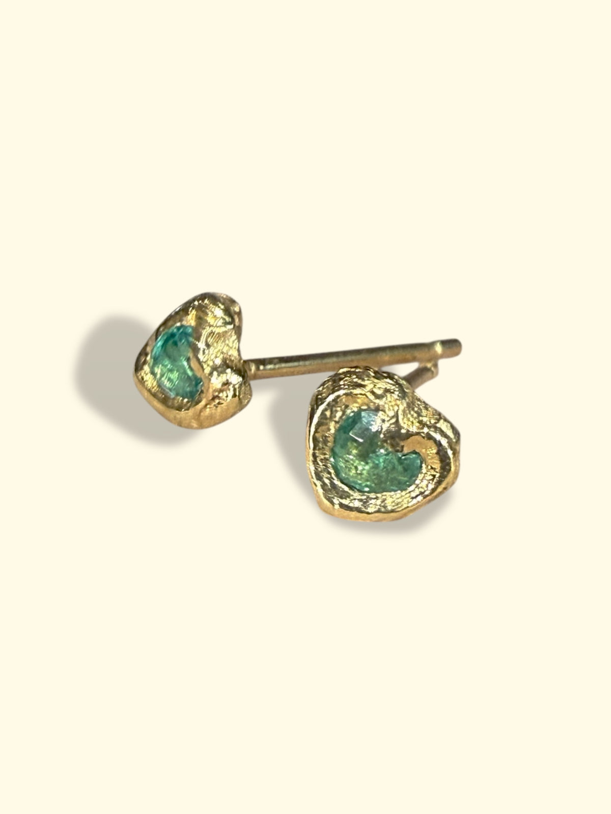 Bezel Set Wobbly Baby Mini Emerald Heart Studs 18 Ct Gold (Pair)