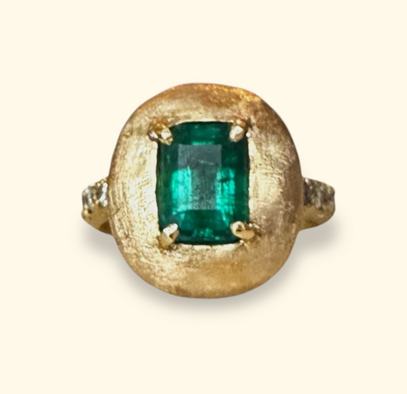 Sold Out - Emerald 1.84 Cts in 18 Ct Gold Pebble Ring with Diamonds IGI Certified Emerald Cut