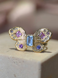 Pastel Butterfly Queen Sapphires and Diamonds Cocktail Ring 18 Ct Gold