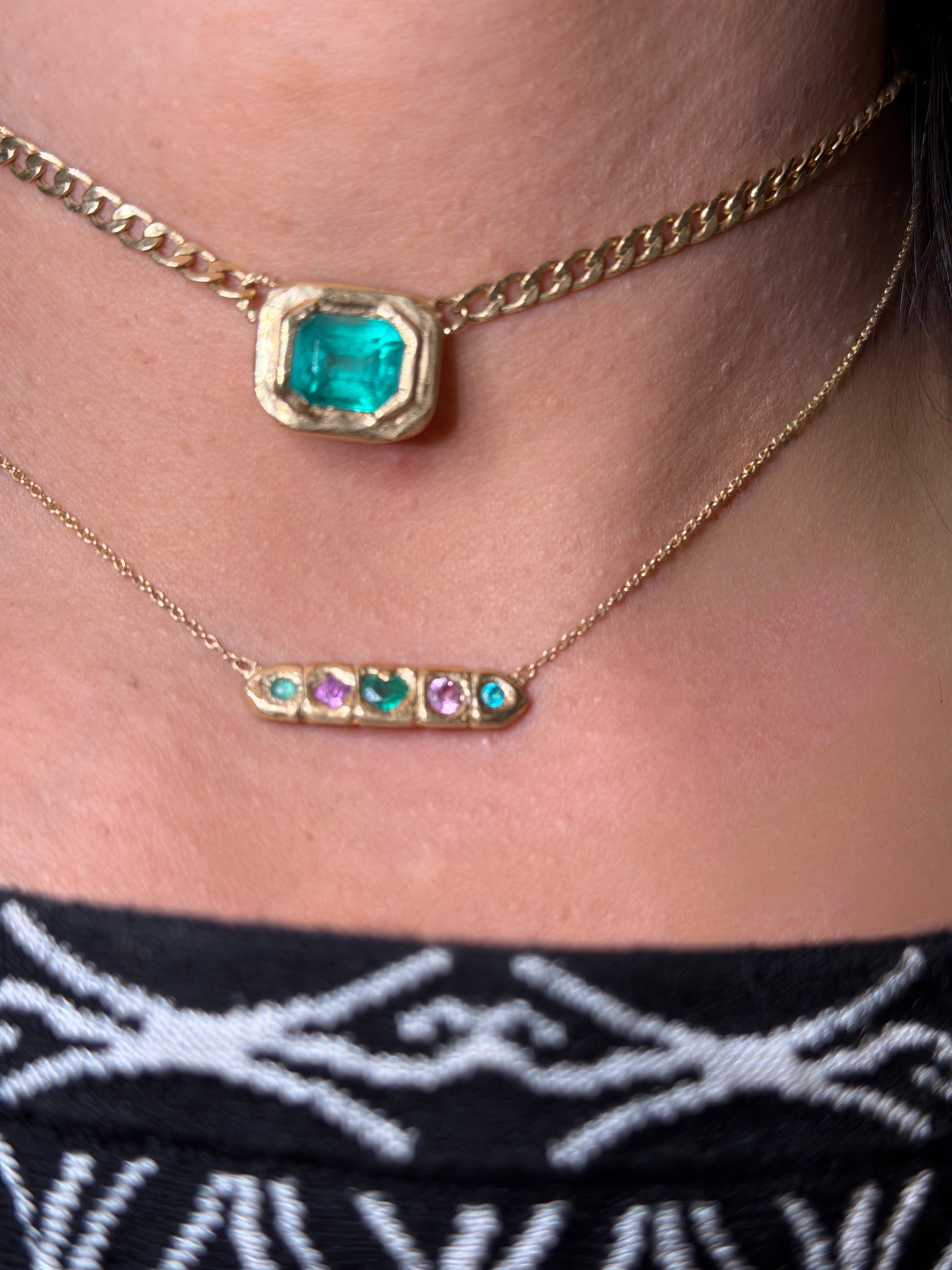 Five stories emerald Heart Paraíba Tourmalines Sapphires Bar necklace in 18 Ct Gold