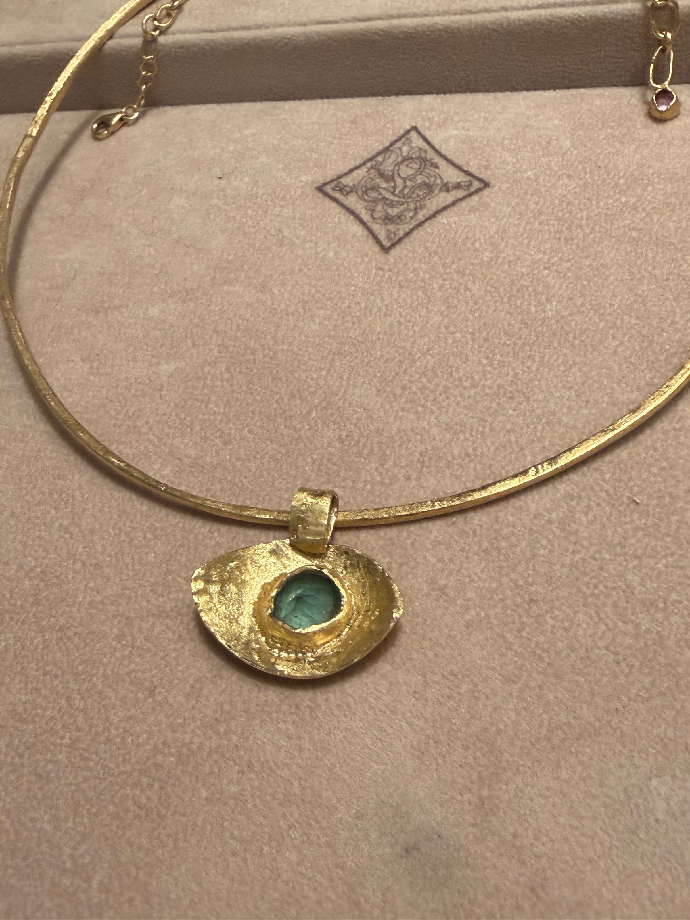 “Esmeralda Eye” Certified 2 Ct Emerald Round Large Evil Eye Wire Torque Collar Necklace 18 Ct Gold