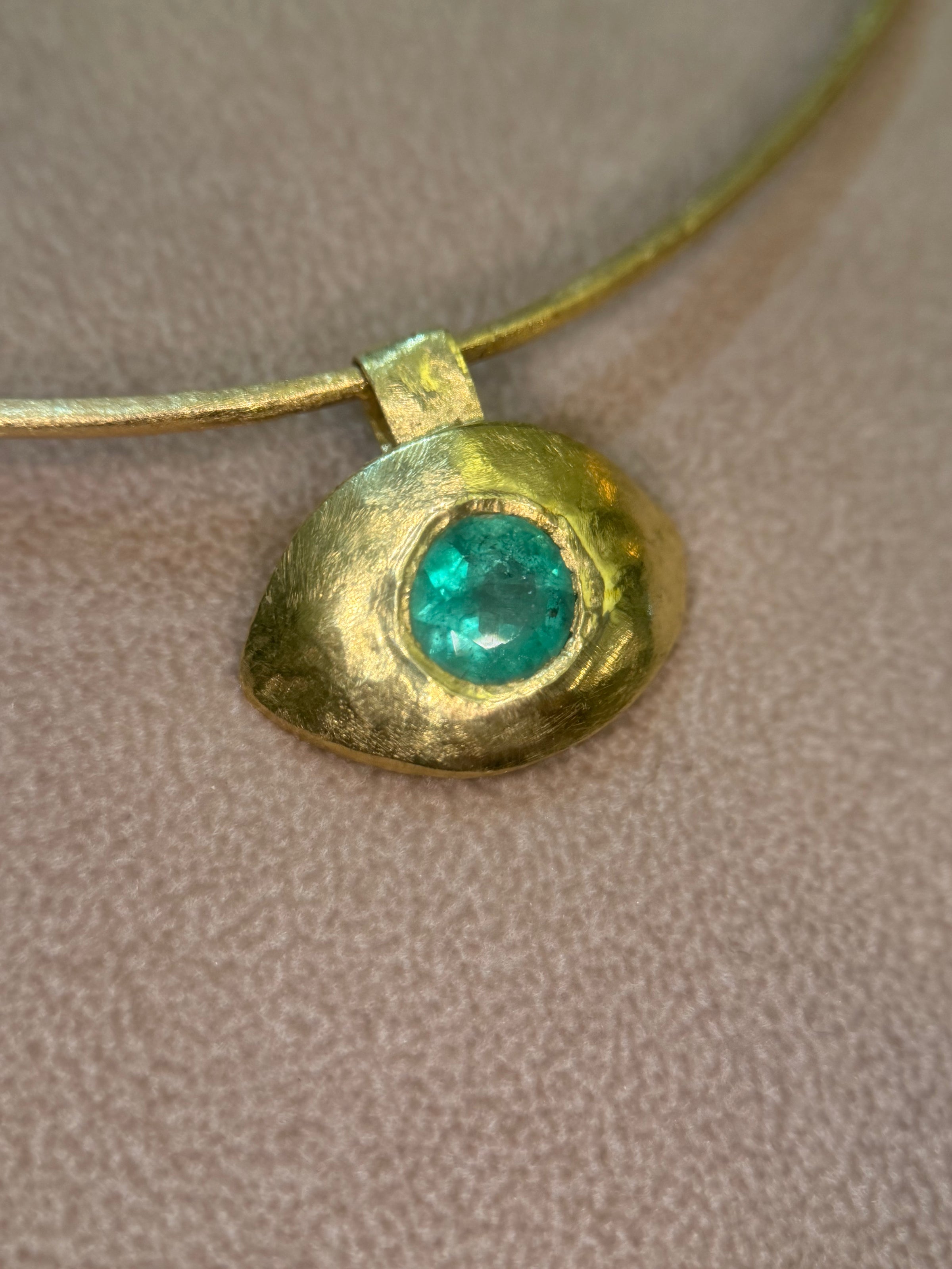 “Esmeralda Eye” Certified 2 Ct Emerald Round Large Evil Eye Wire Torque Collar Necklace 18 Ct Gold