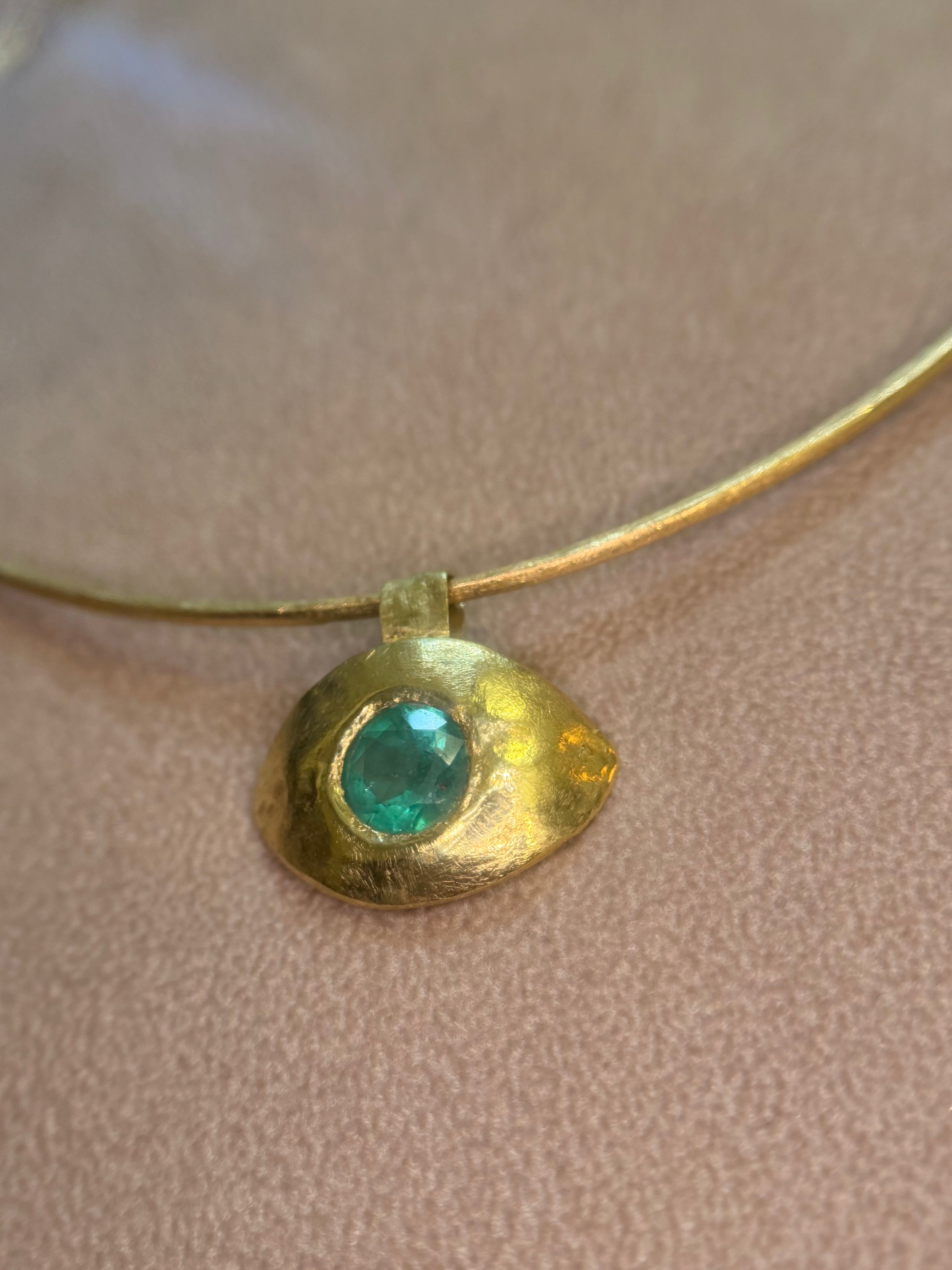 “Esmeralda Eye” Certified 2 Ct Emerald Round Large Evil Eye Wire Torque Collar Necklace 18 Ct Gold